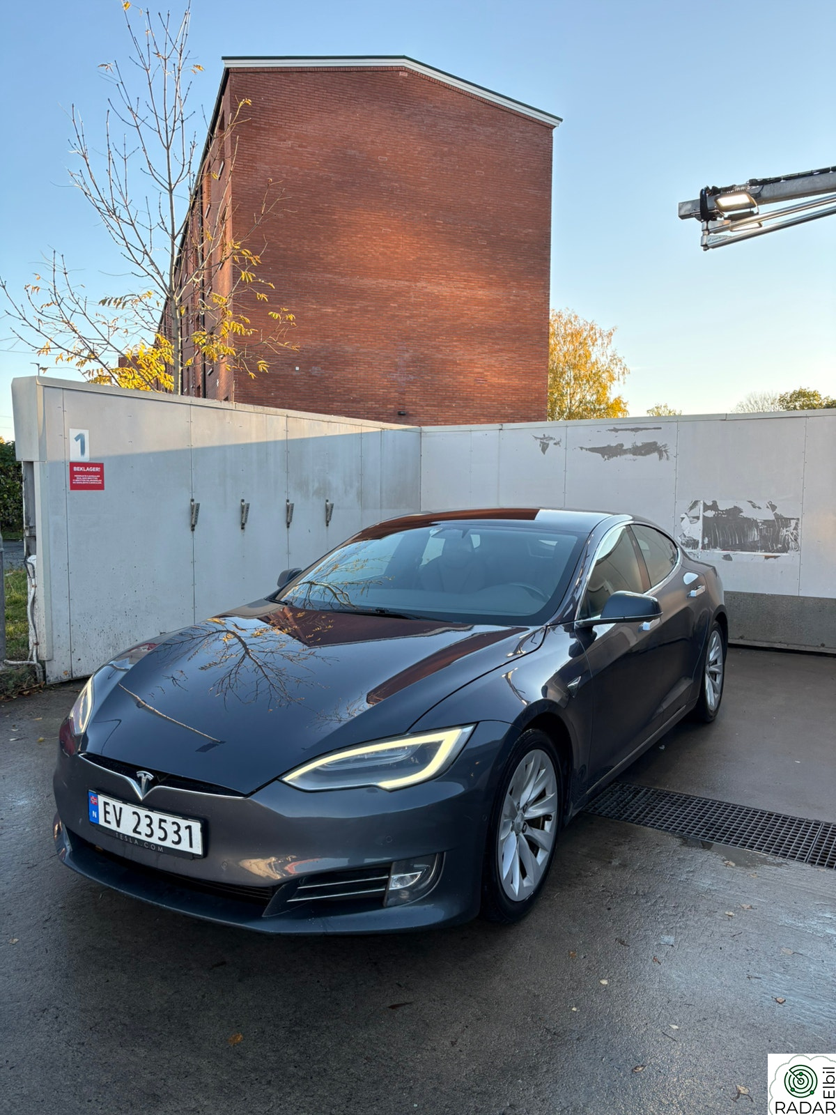 TESLA Model S 75D 4WD