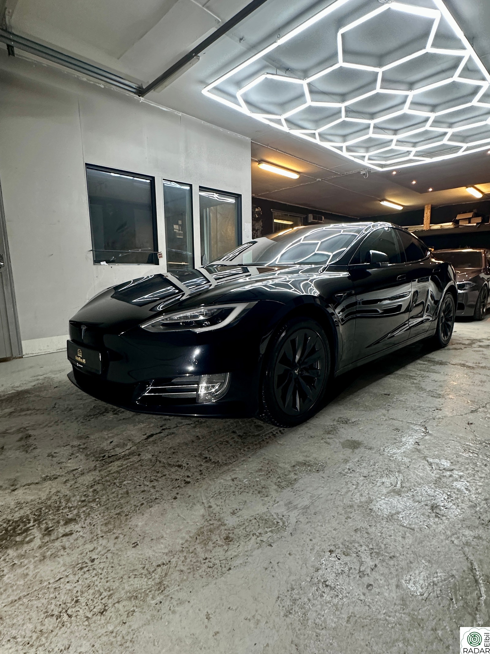 TESLA Model S 75D 4WD