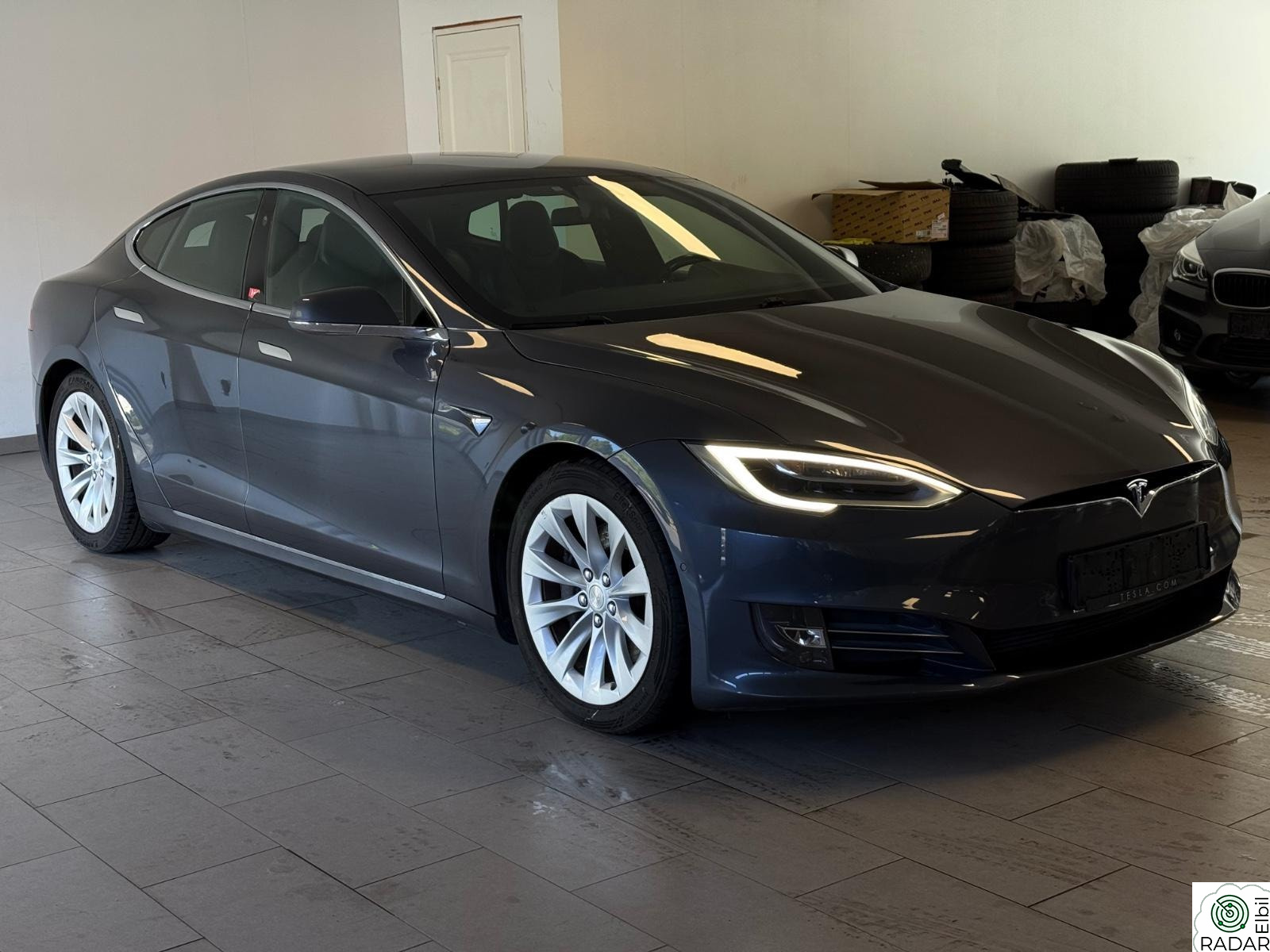 TESLA Model S Long Range AWD Gratis Lading Luft Skinn EU-01.27 1 Eier