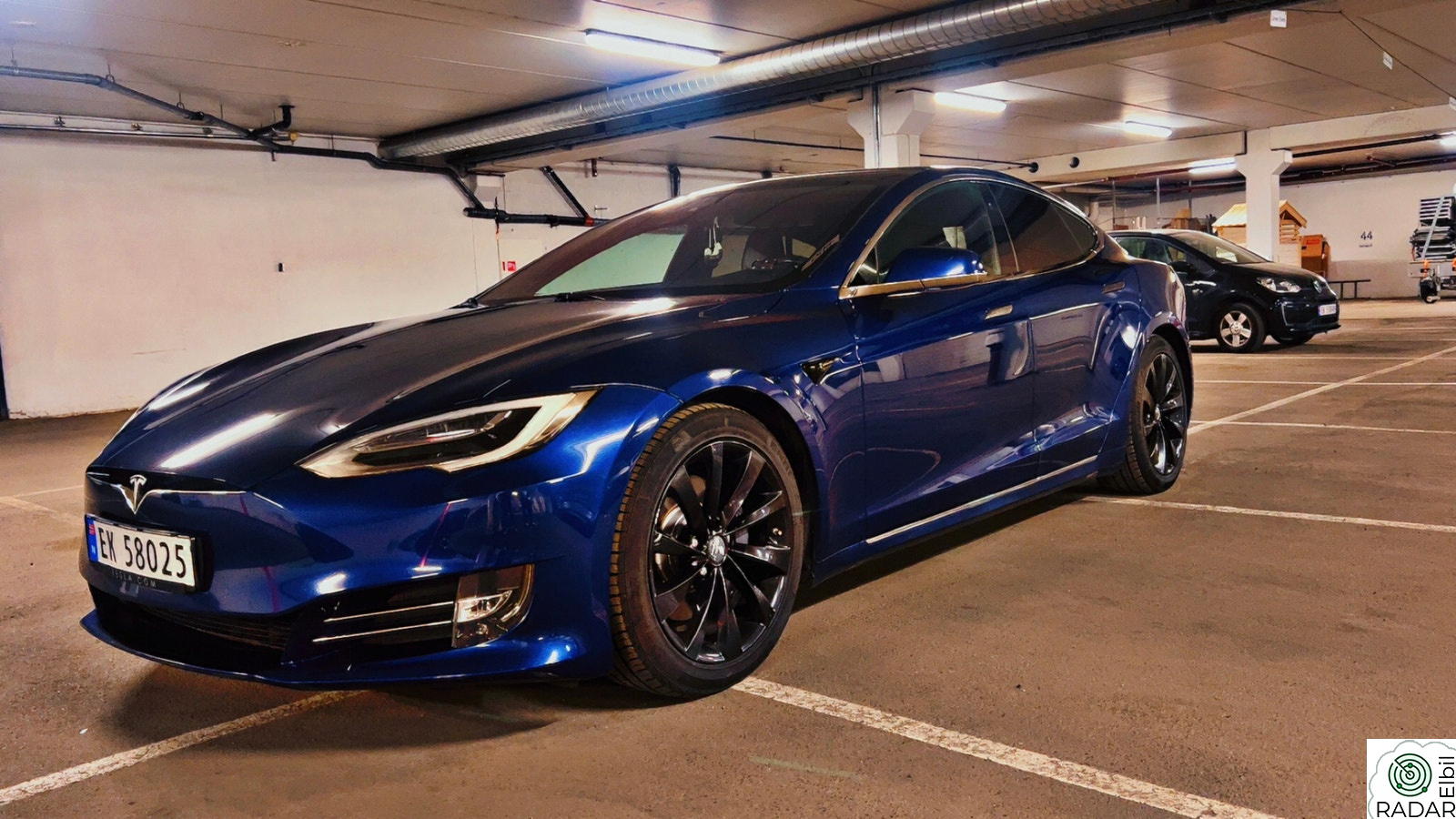 TESLA Model S 75D 4WD