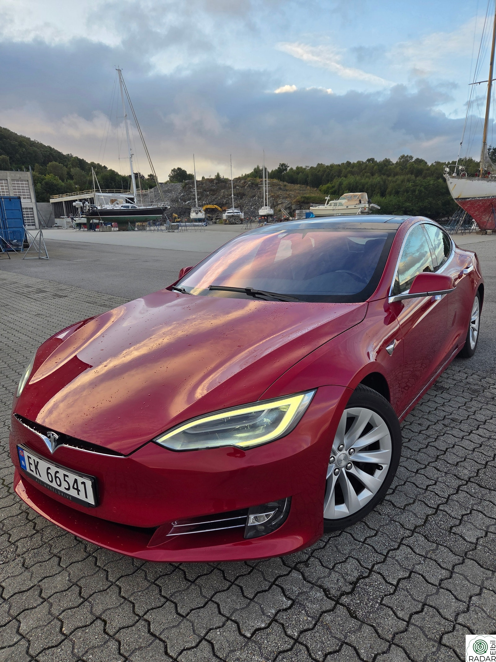 TESLA Model S 75D 4WD