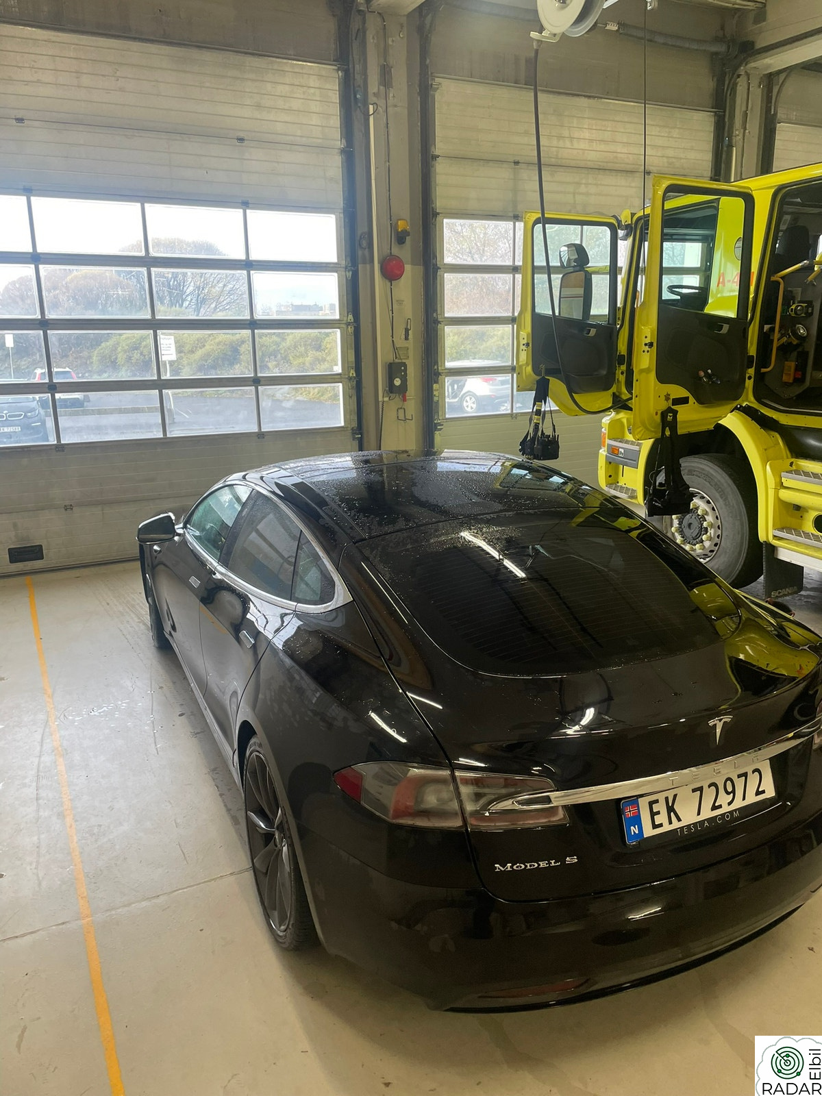 TESLA Model S 75D 4WD