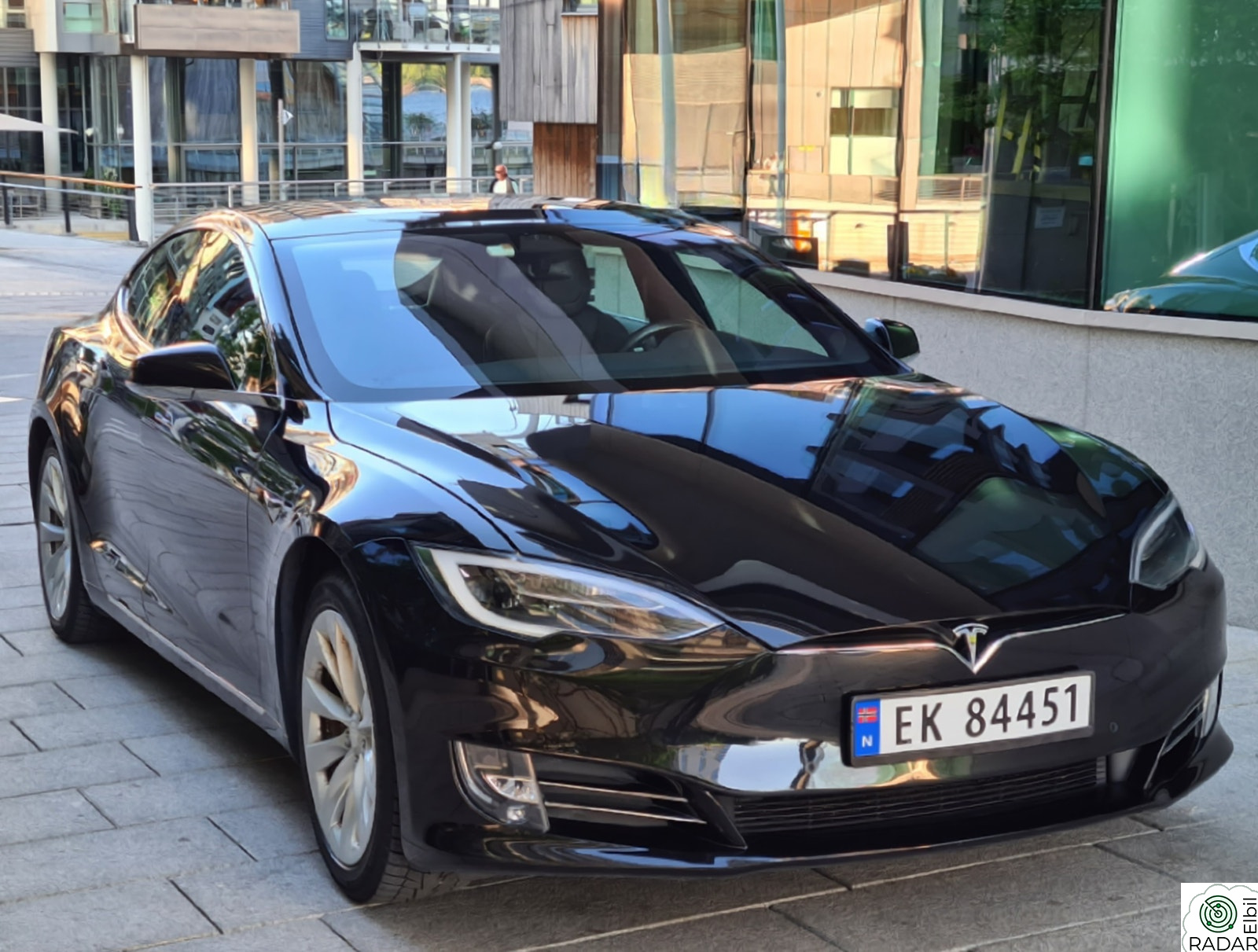 TESLA Model S 75D 4WD
