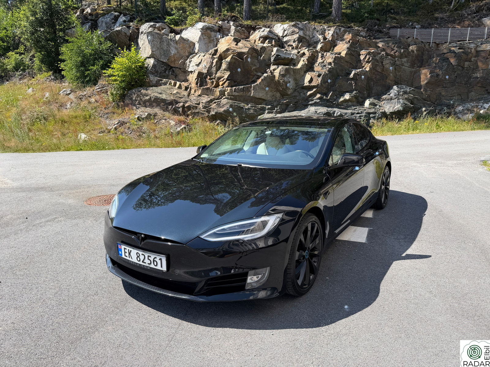 TESLA Model S 75D