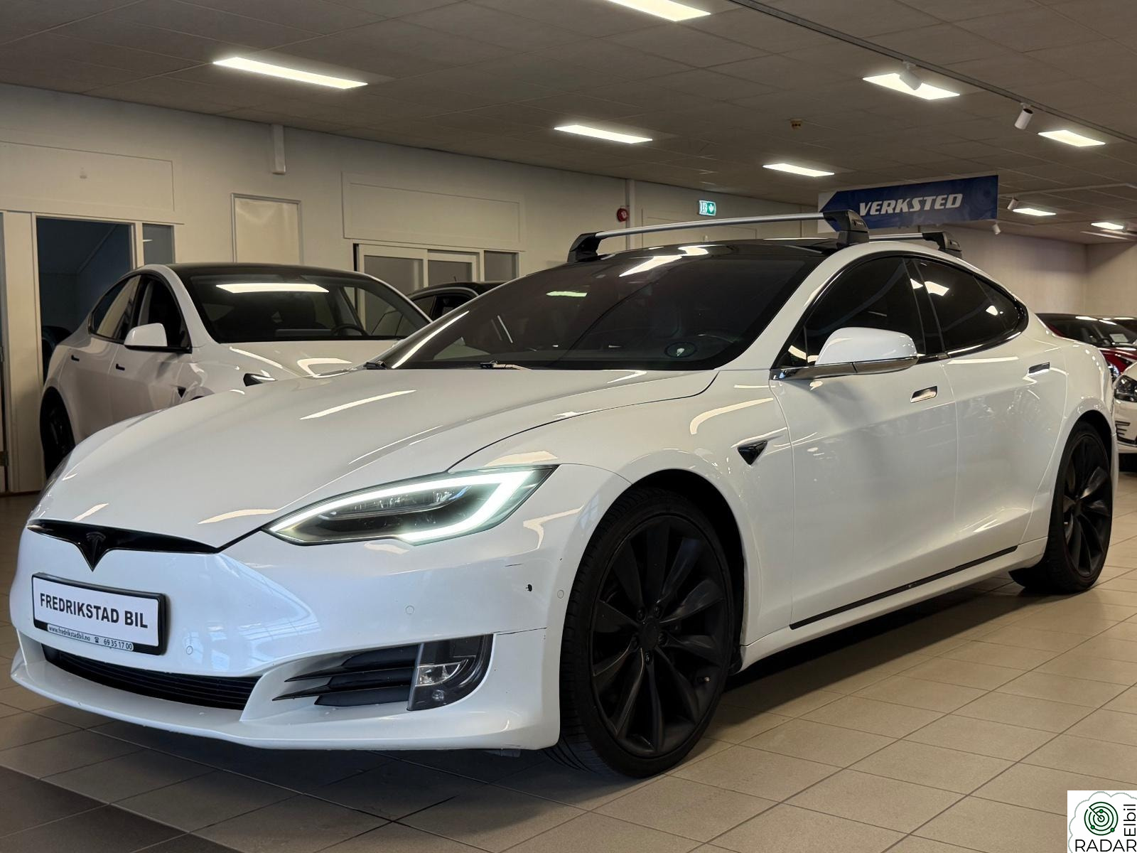TESLA Model S 75D-FIREHJULSTREKK-SKINN-PANO-DELSKINN-KAMERA-OUTLET!!