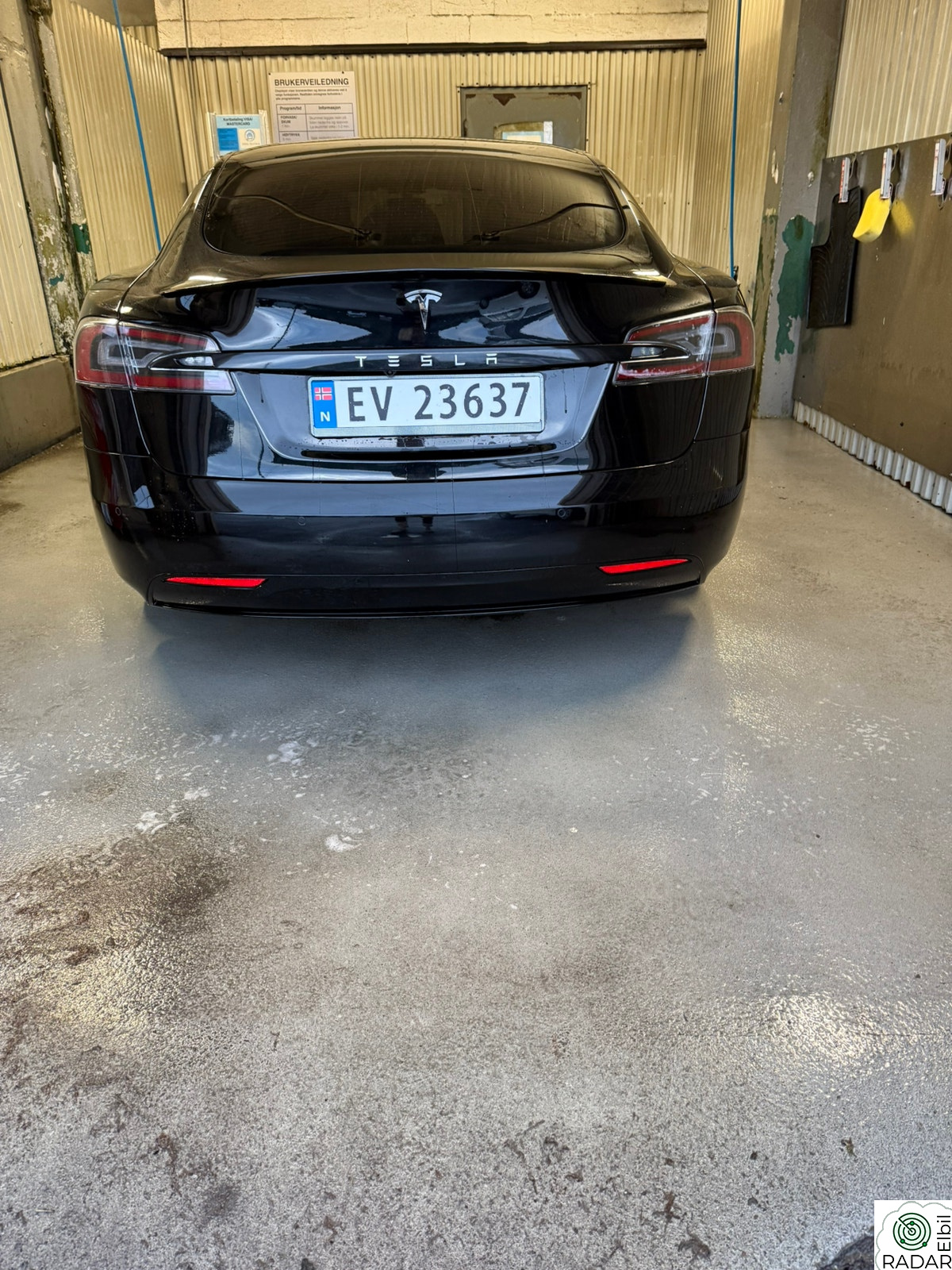 TESLA Model S 75D 4WD