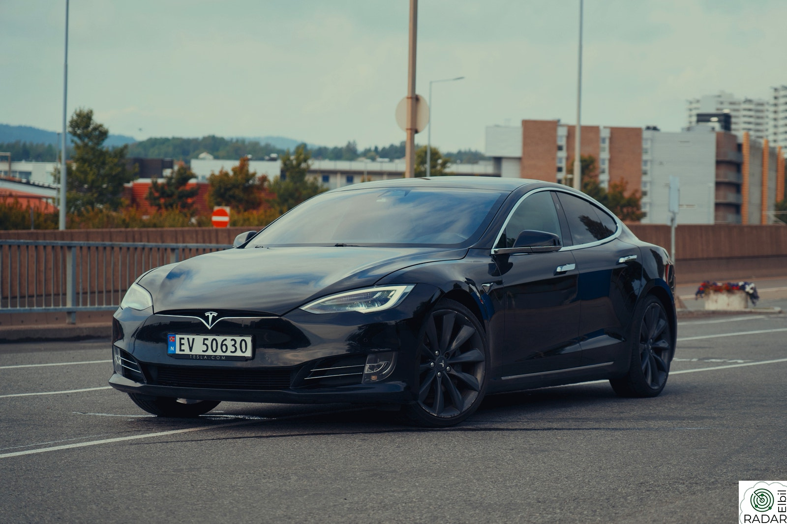 TESLA Model S 75D 4WD