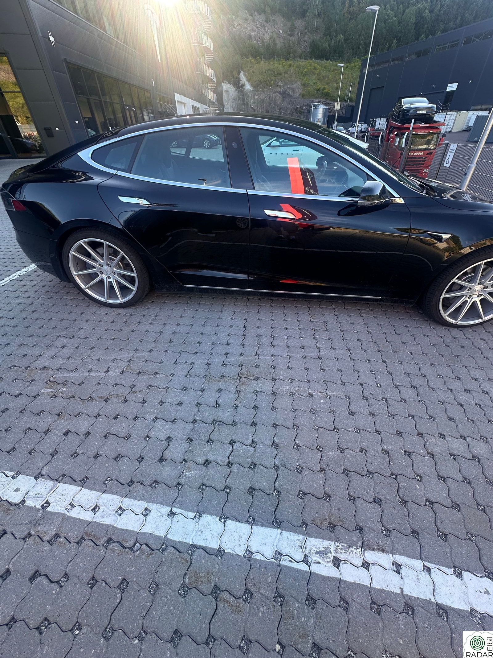 TESLA Model S 75D 4WD