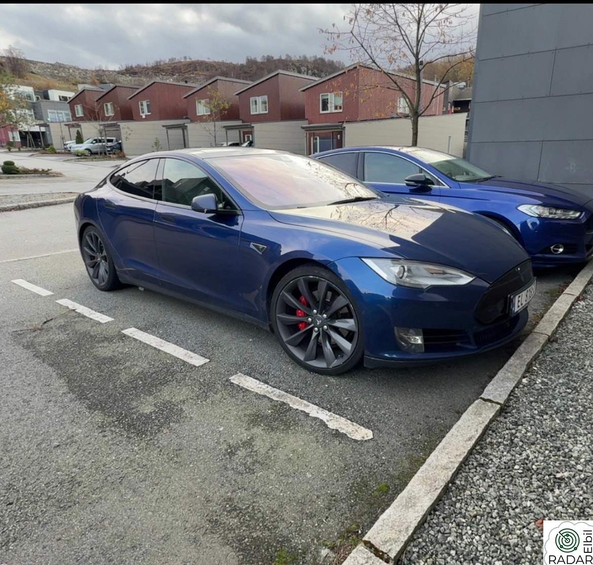 TESLA MOTORS Model S P90DL Gratis lading