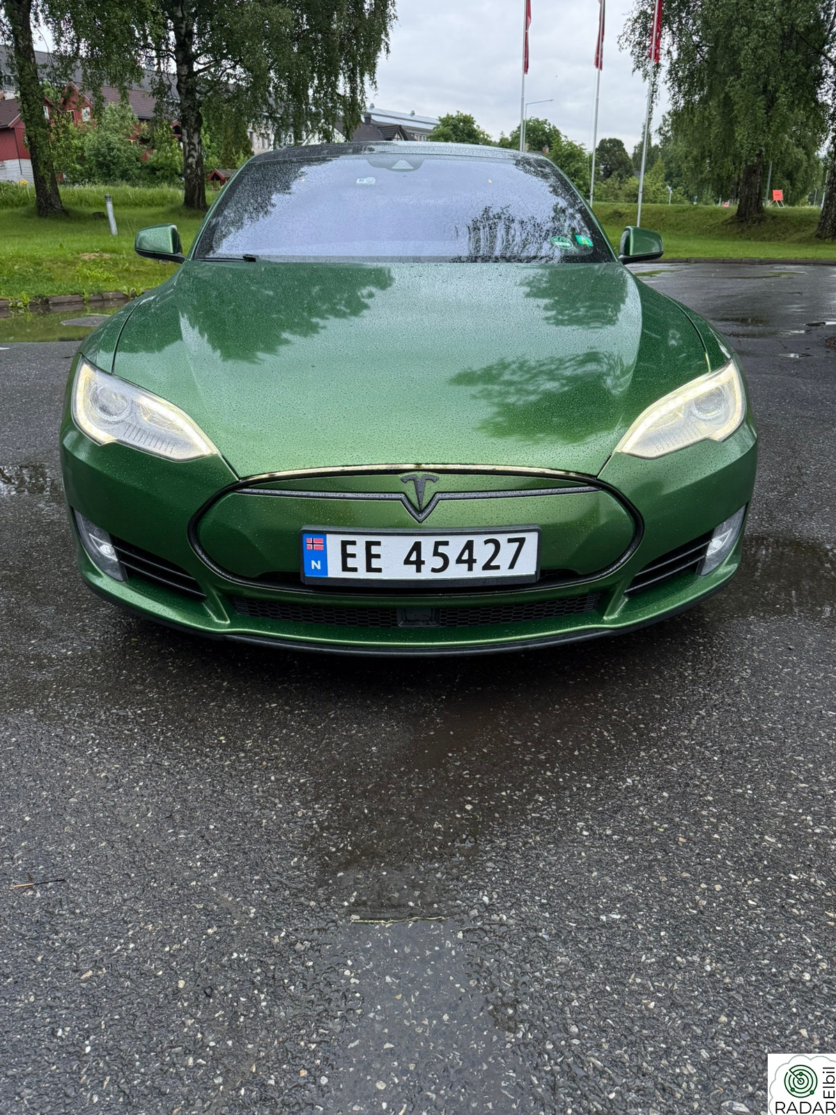 TESLA MOTORS Model S P90DL ,gratis superlading , nye sommerdekk