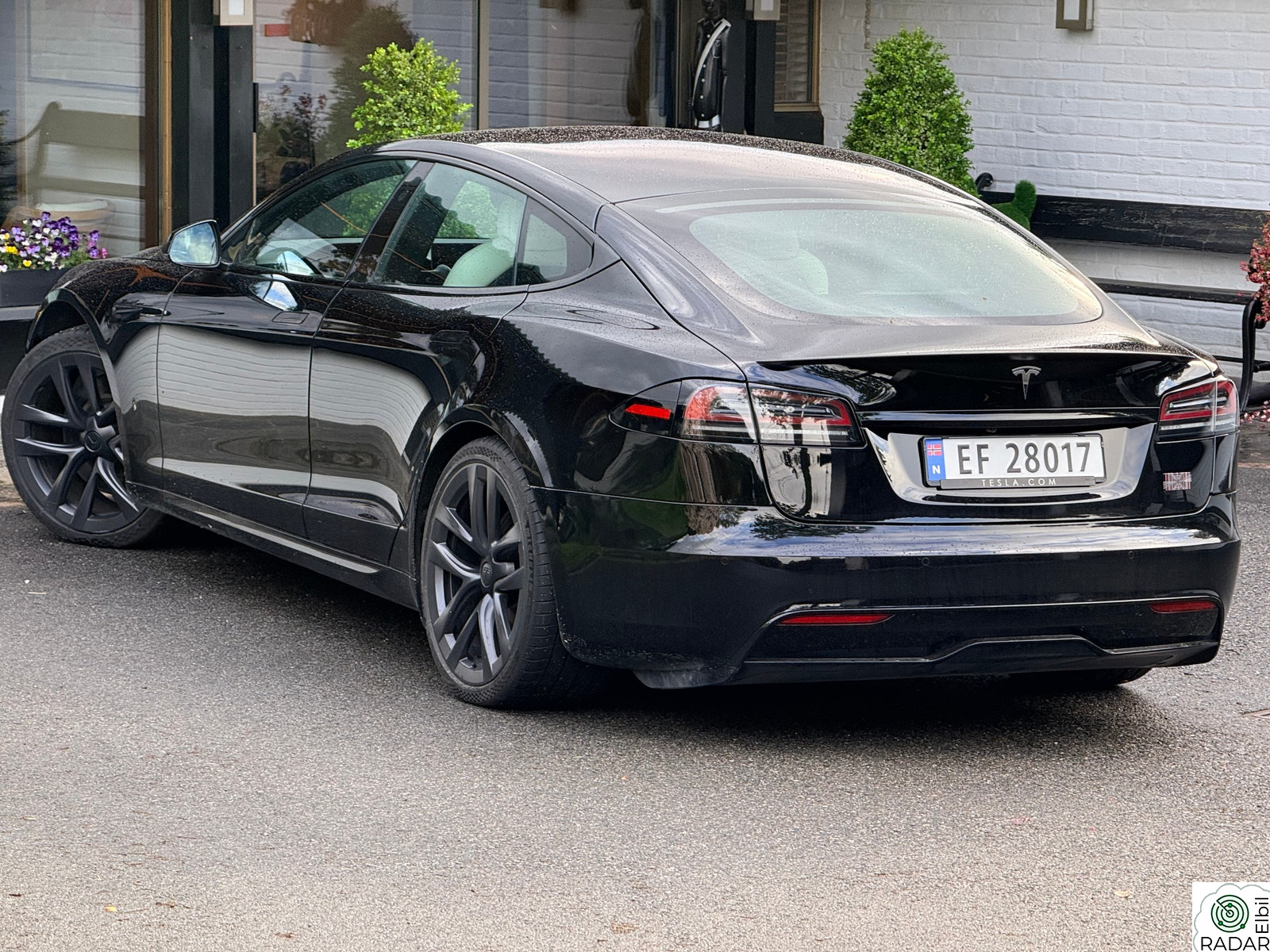 TESLA Model S Plaid