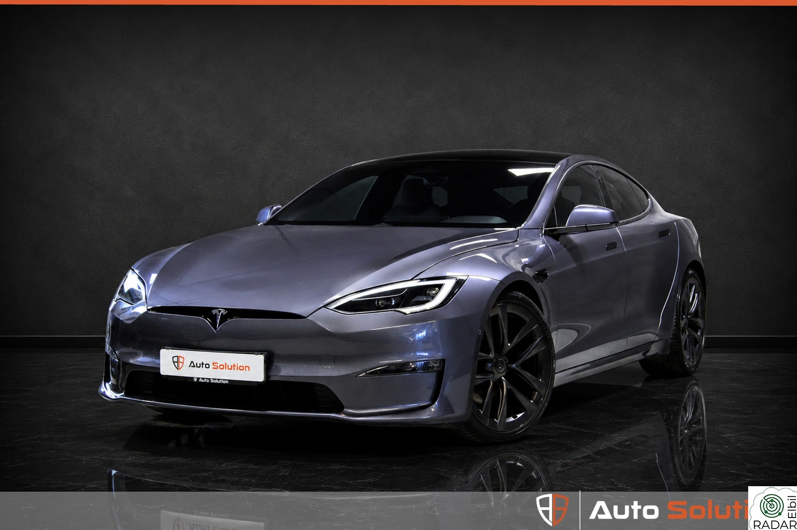 TESLA Model S PLAID AWD| YOKE| PANO| 21" ARACHNID| MATRIX| 1-EIER