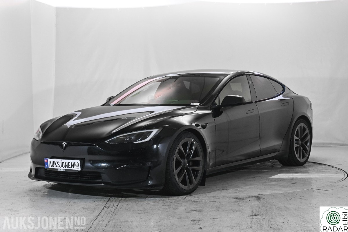 TESLA Model S Plaid