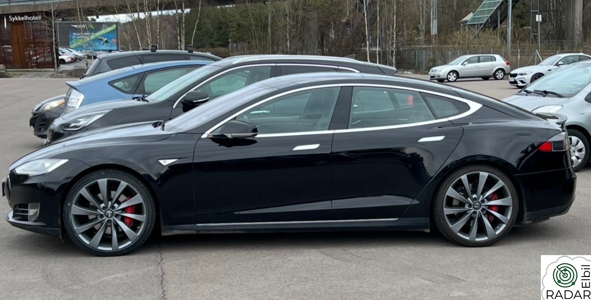 TESLA MOTORS Model S P85