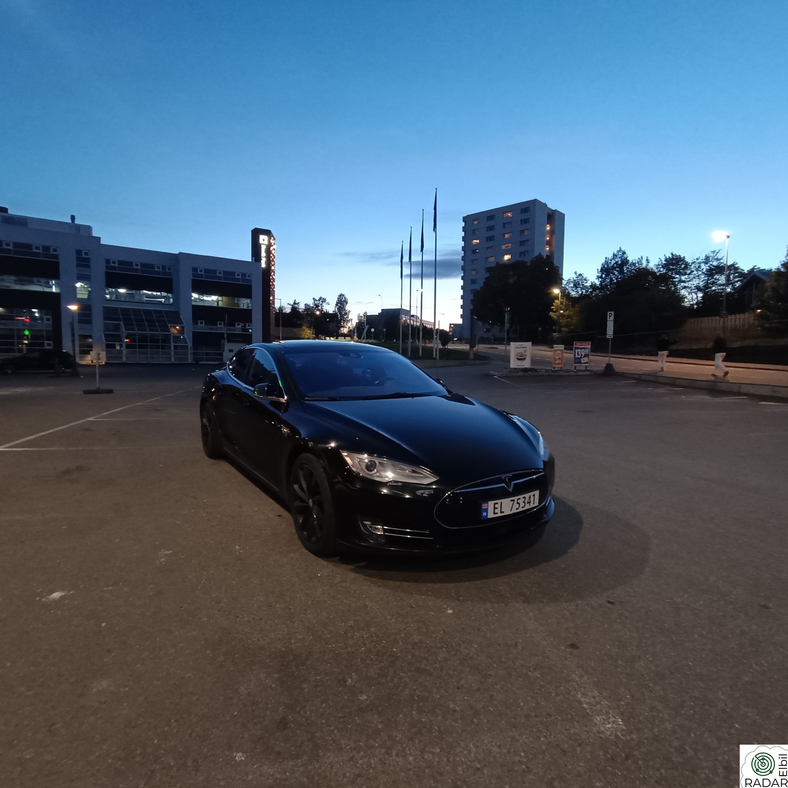 TESLA MOTORS Model S 85 PREMIUM  AUTOPILOT(AP1) FRI HURTIGLADING & FREE WIFI