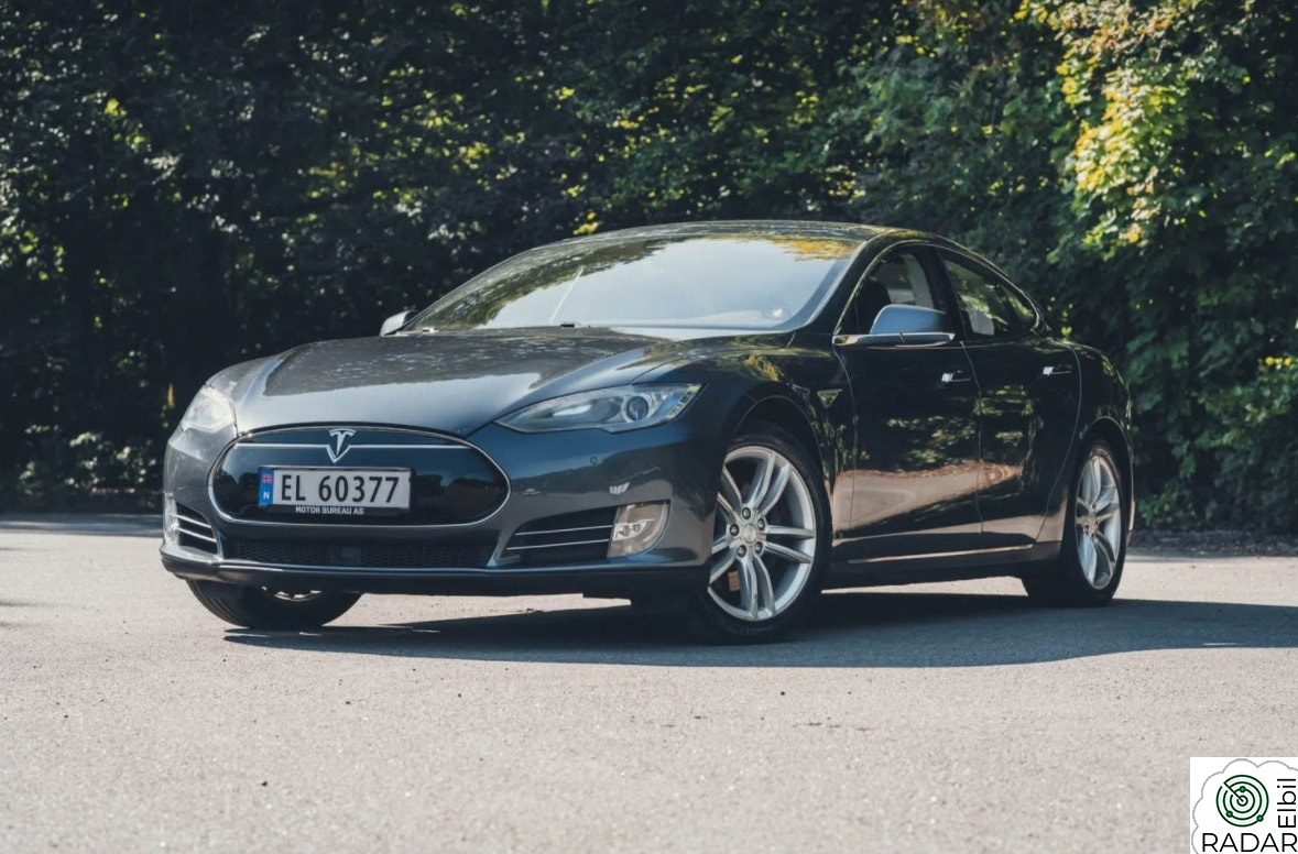 TESLA MOTORS Model S 85