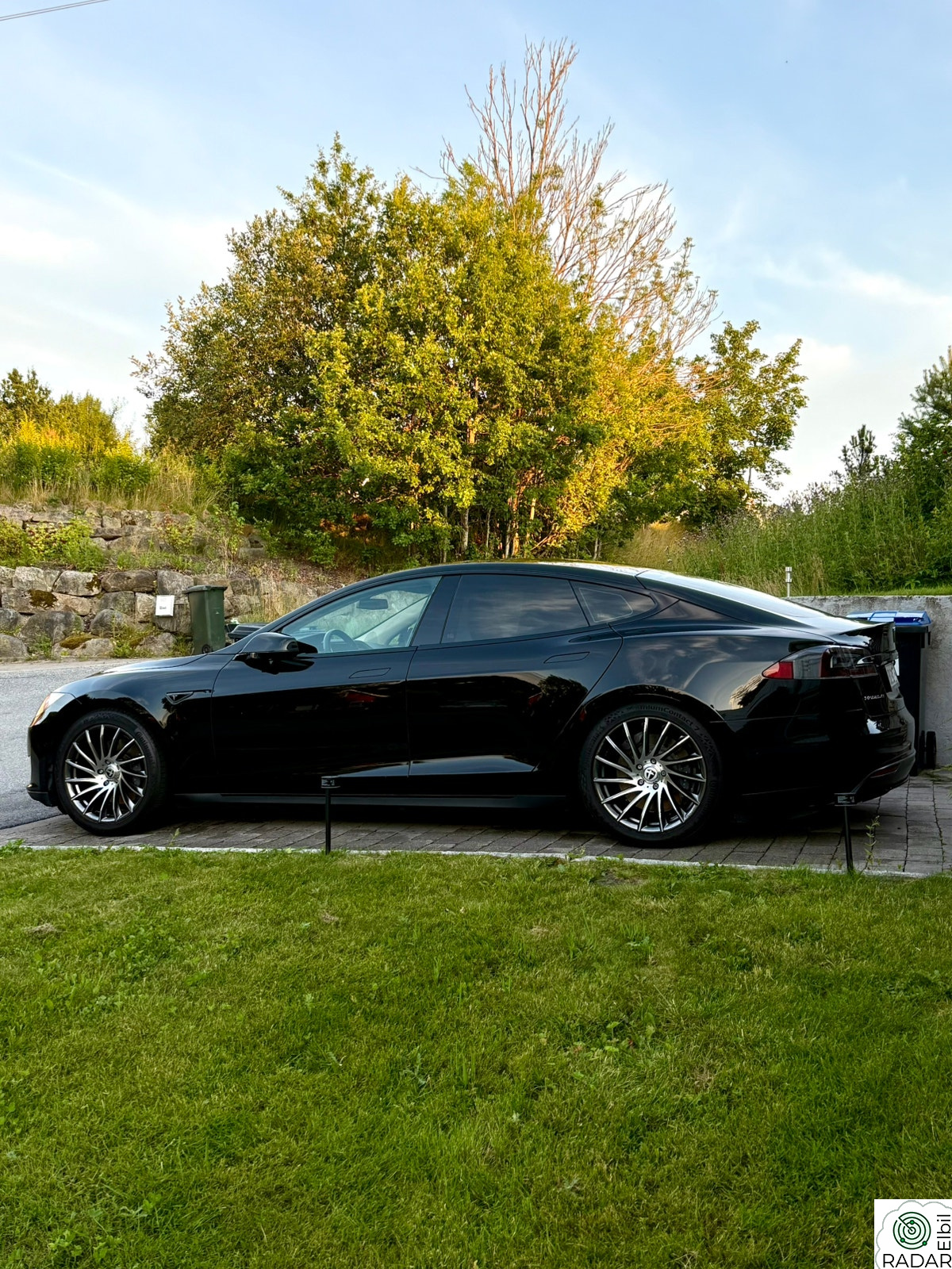 TESLA MOTORS Model S 85