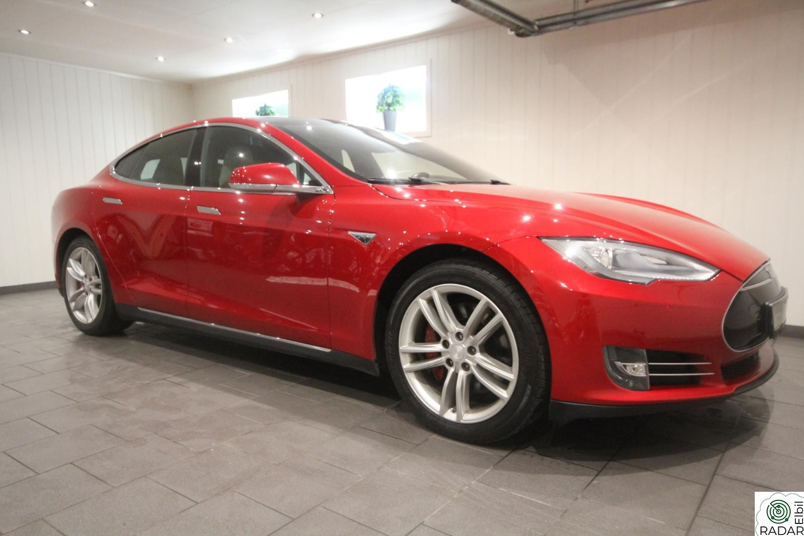 TESLA MOTORS Model S PERFORMANCE P85D DEFEKT HOVED-BATTERI EXPORT POSSIBLE