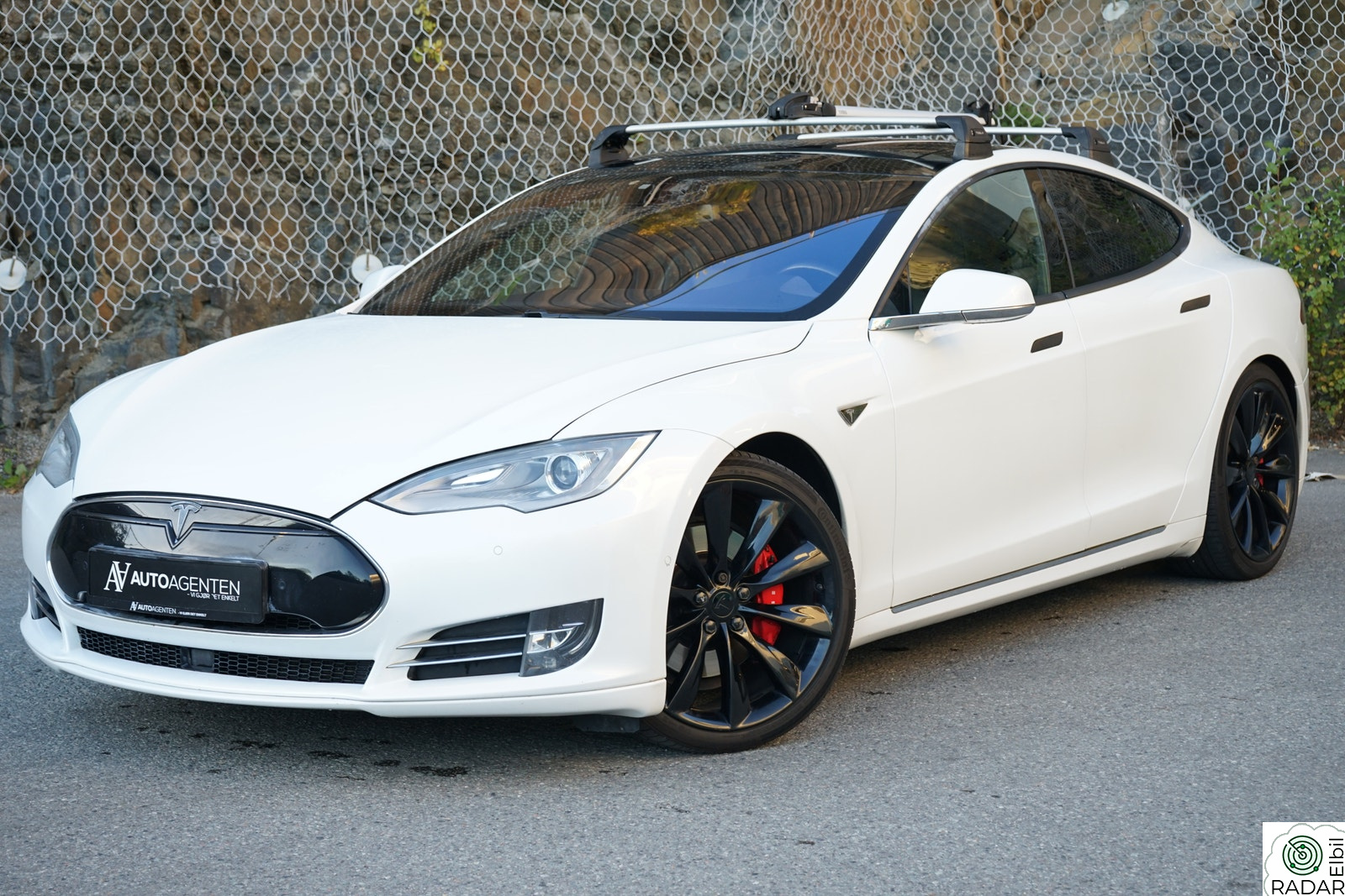 TESLA MOTORS Model S P85D Performance/700HK/Insane+/Gratis lading/CCS/++