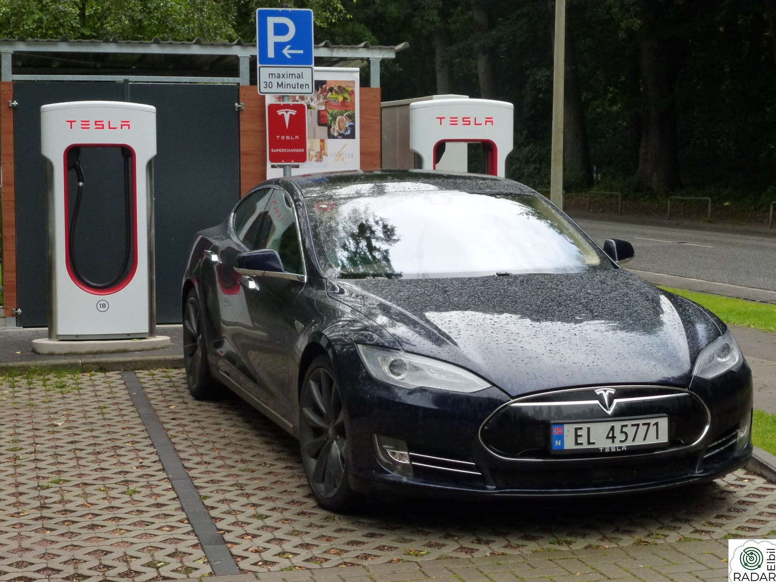 TESLA MOTORS Model S P85D Performance