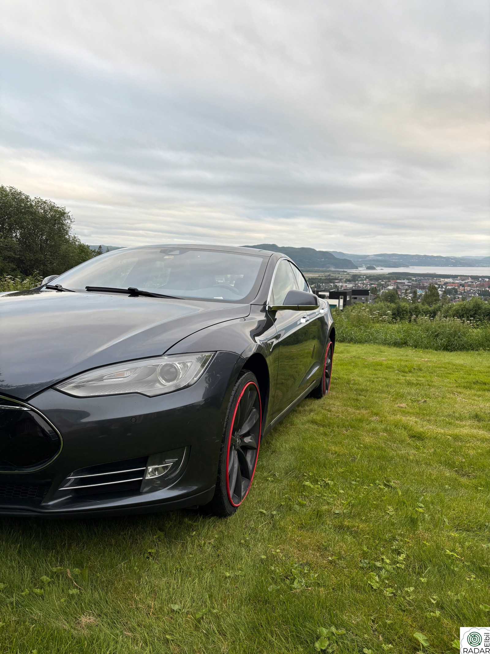 TESLA MOTORS Model S P90D Insane +