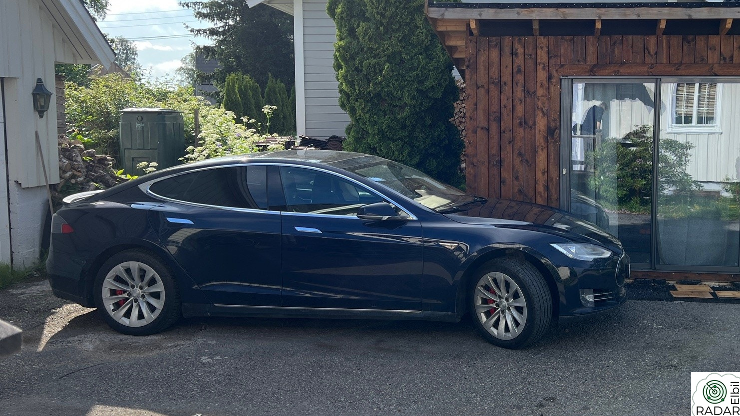 TESLA MOTORS Model S P85D Performance