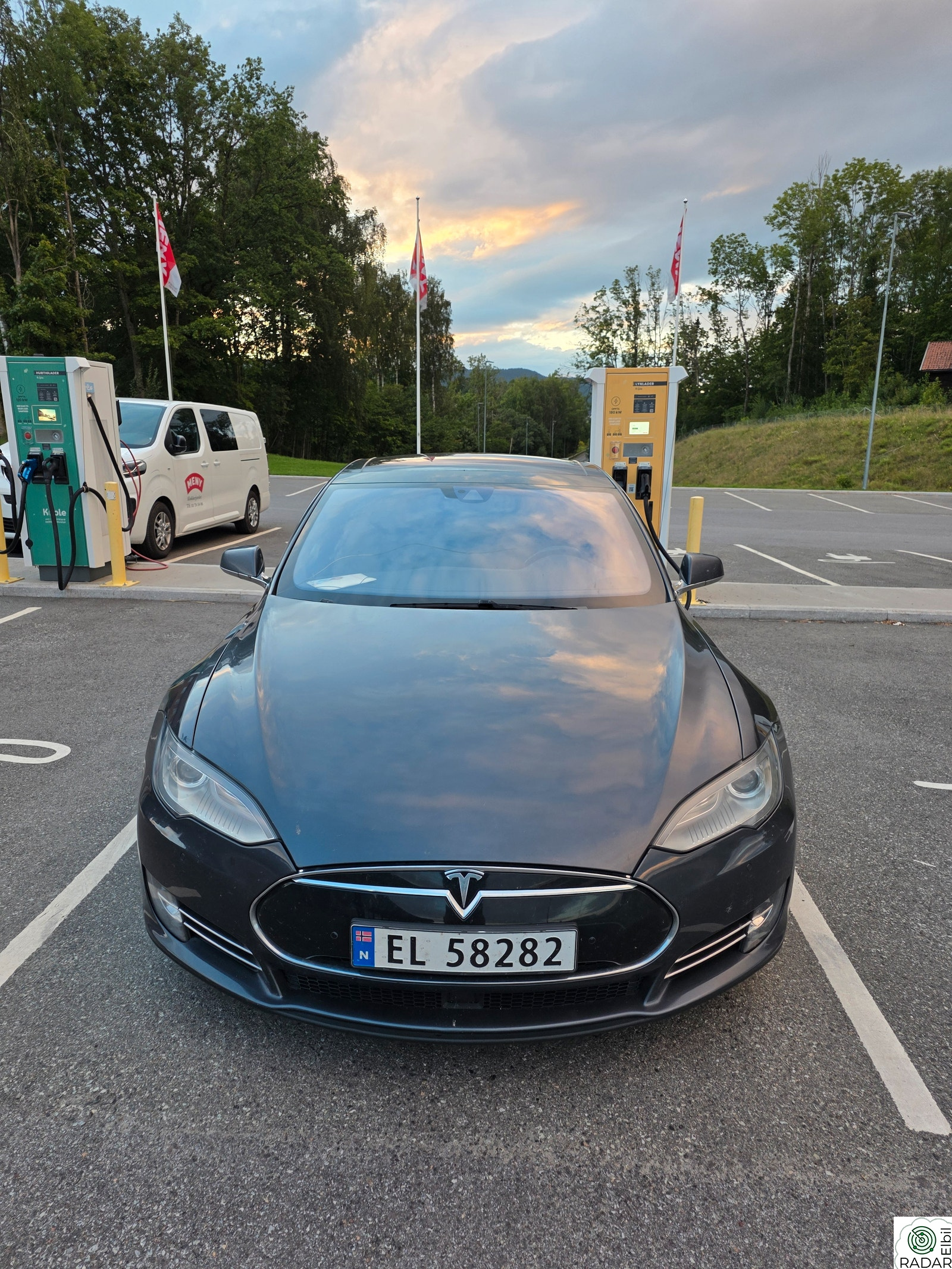 TESLA MOTORS Model S Tesla Model S P85D 700hk, gratis lading,ccs, mye utstyr