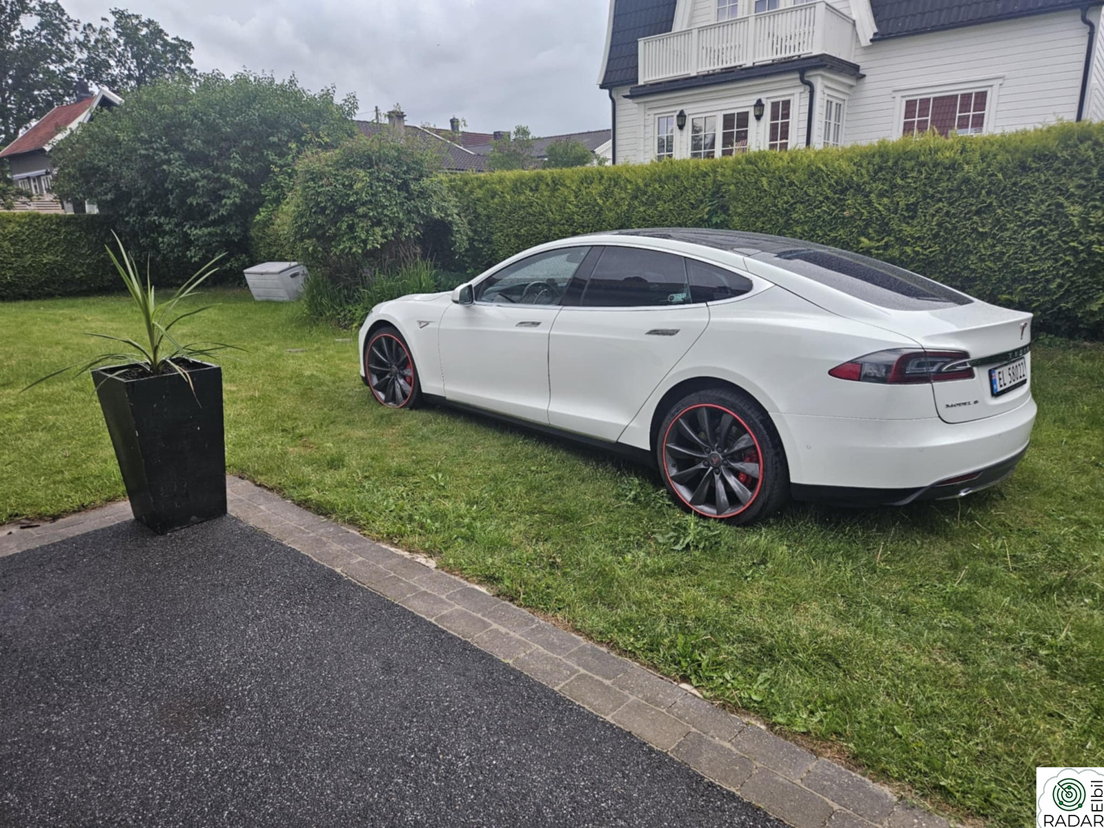 TESLA MOTORS Model S P85D Performance