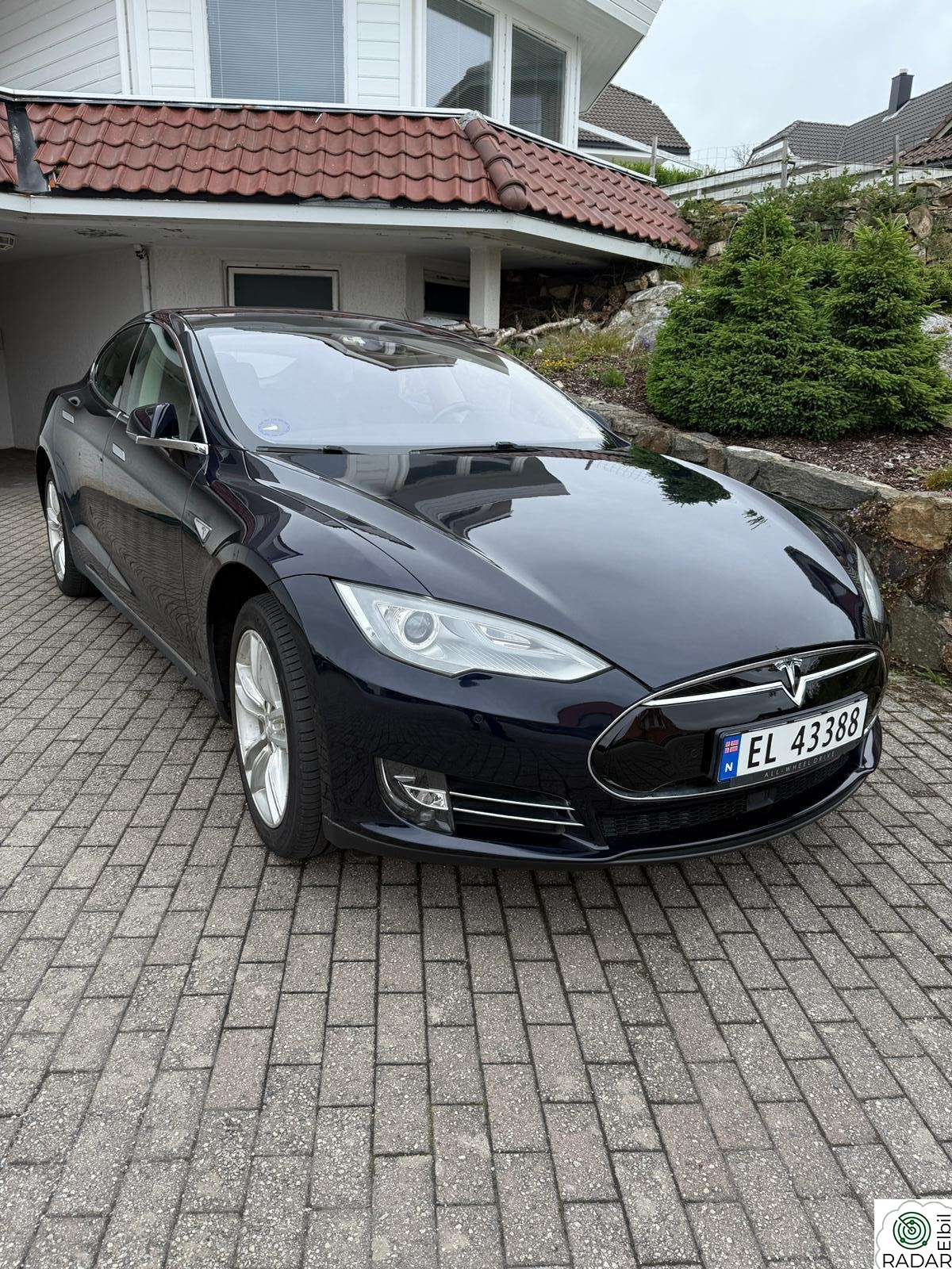 TESLA MOTORS Model S 85D