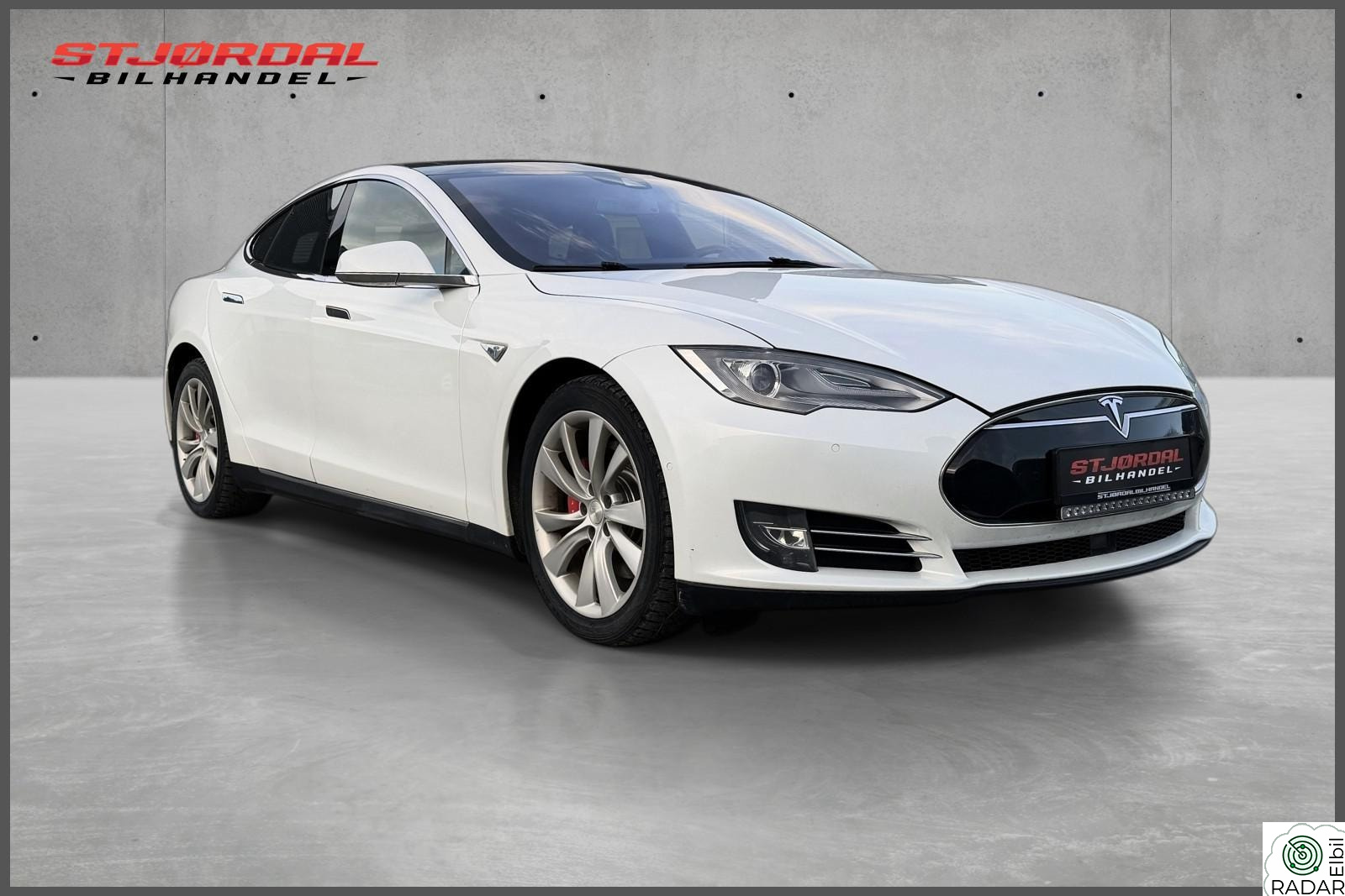 TESLA MOTORS Model S P85D // 7-seter