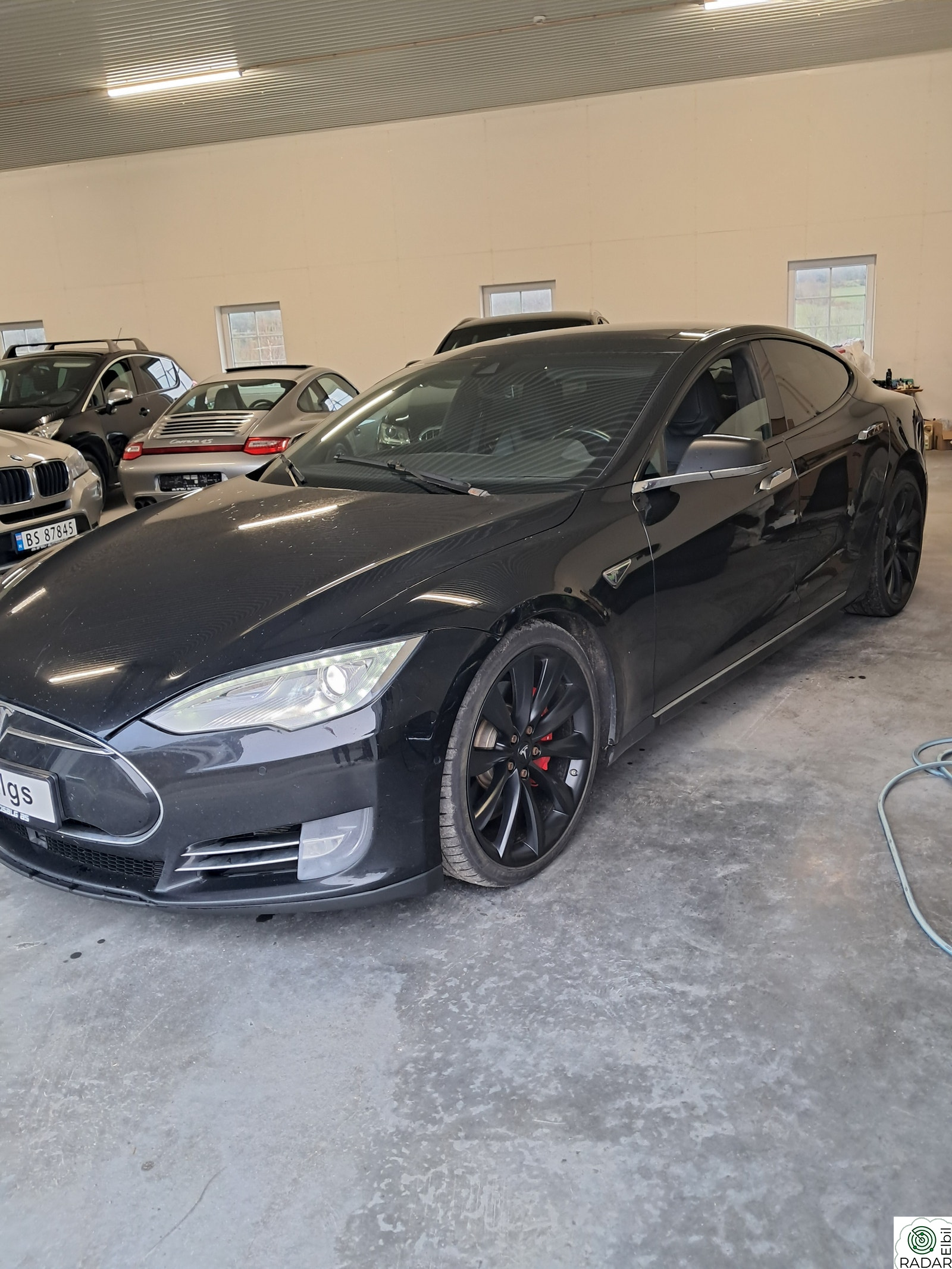 TESLA MOTORS Model S P85D Performance GRATIS LADING 700 HK