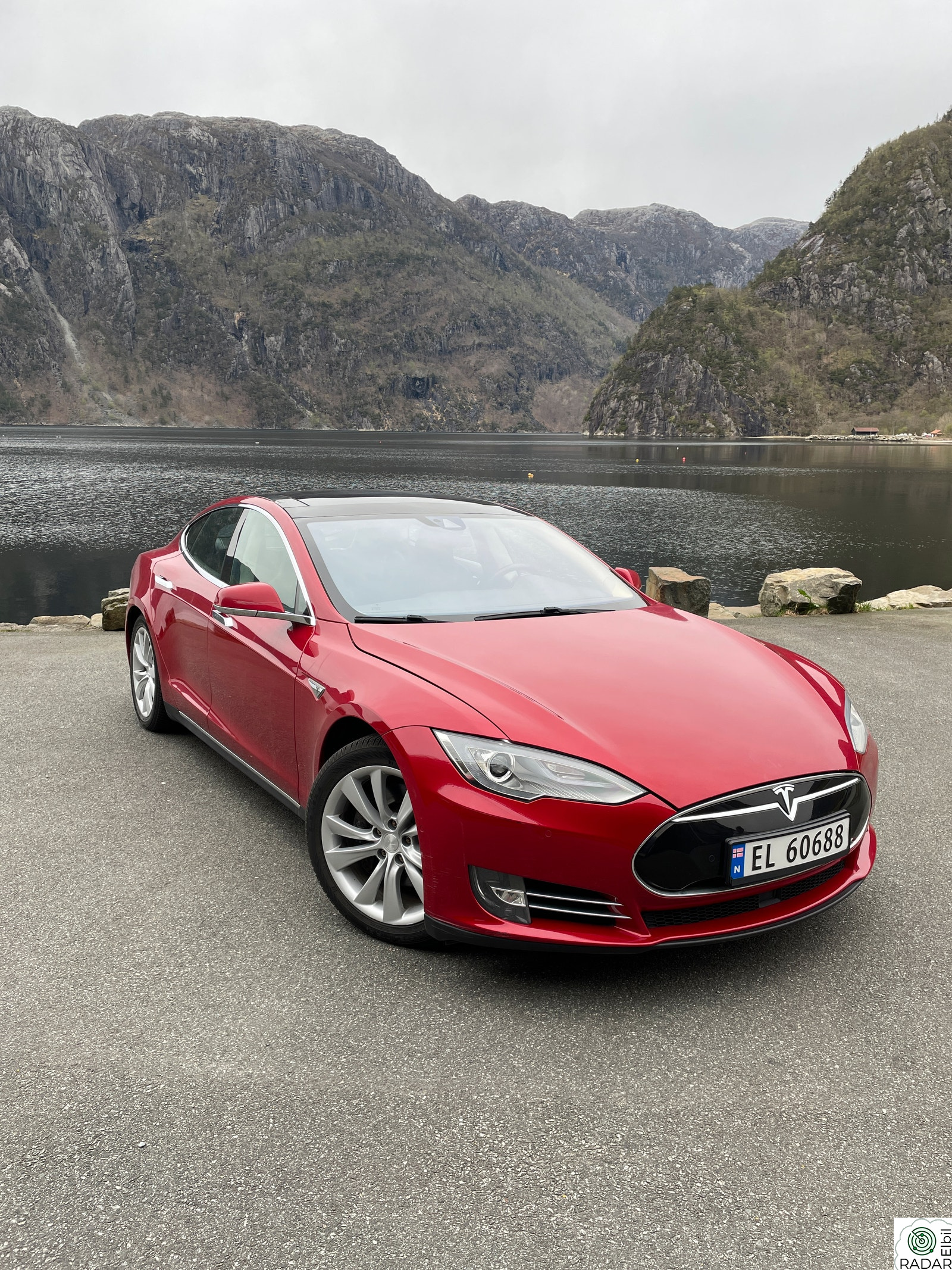 TESLA MOTORS Model S 85D -1 EIER- GRATIS LADING/SOLTAK/EU2027++