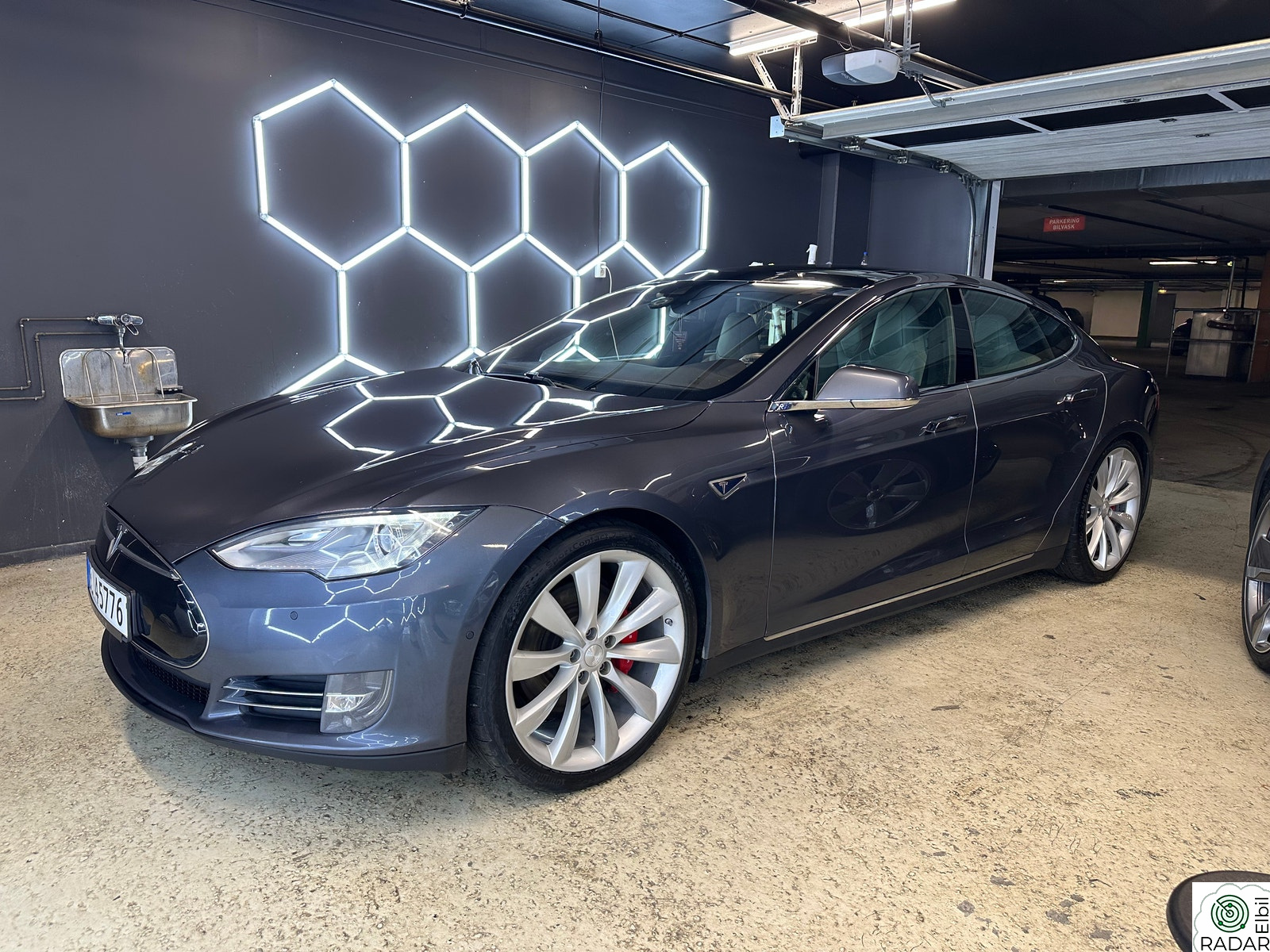 TESLA MOTORS Model S P85D Performance