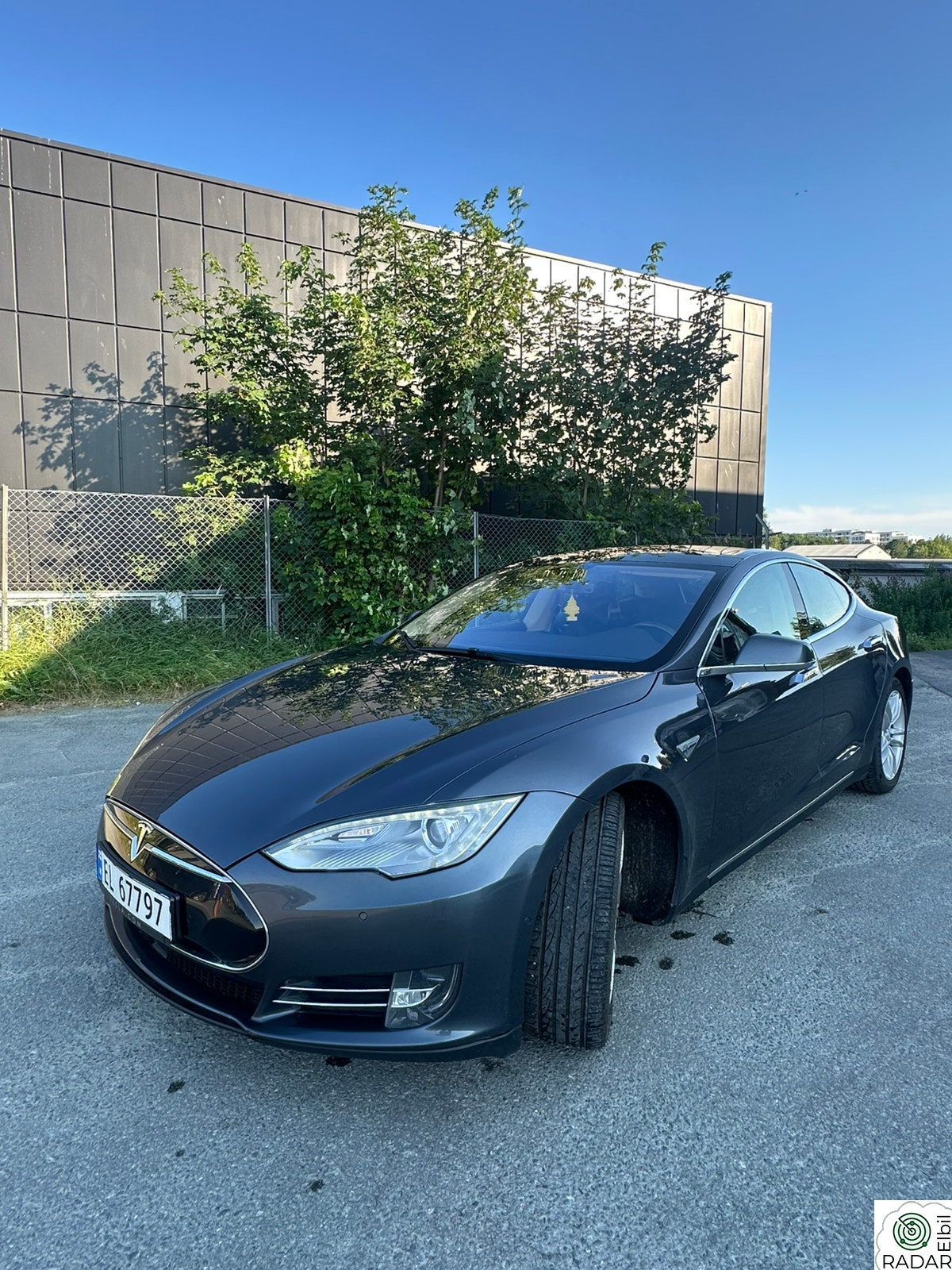 TESLA MOTORS Model S