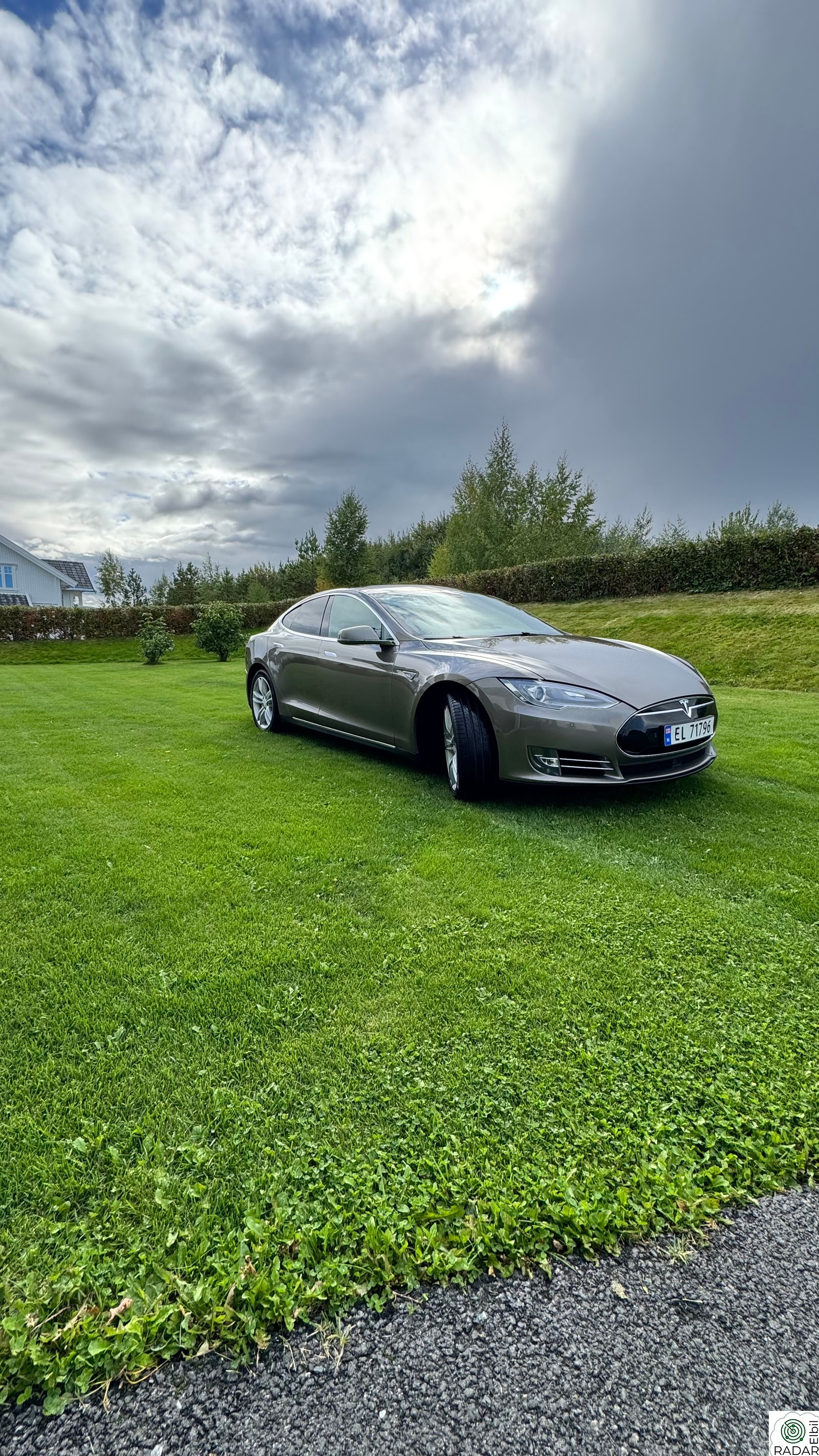 TESLA MOTORS Model S 85D