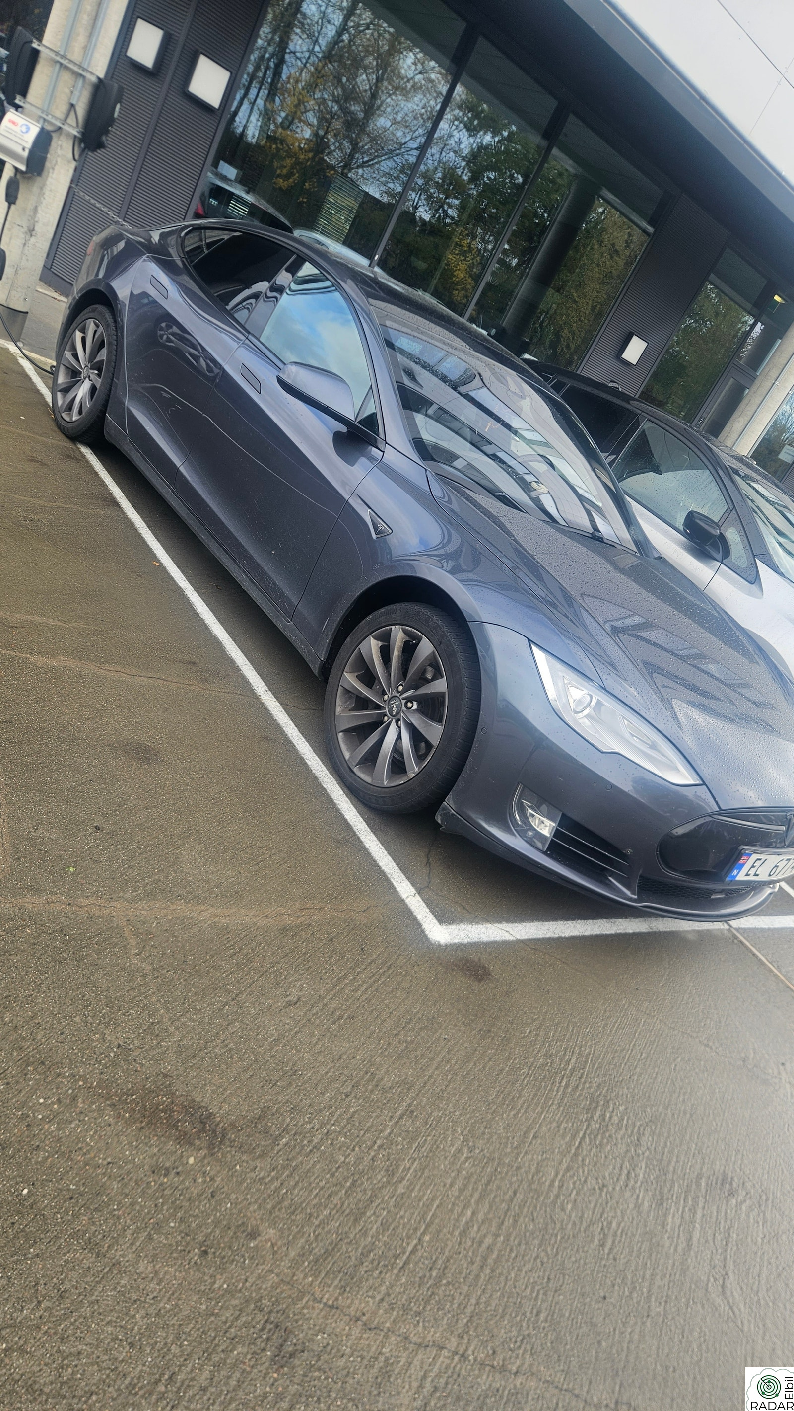 TESLA MOTORS Model S 85D