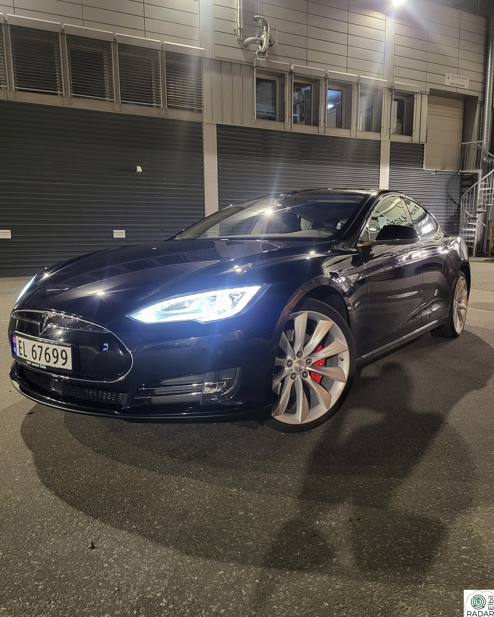 TESLA MOTORS Model S P85D, LAV KM, GRATIS LADING, BATTERITEST, 700HK EU06/28