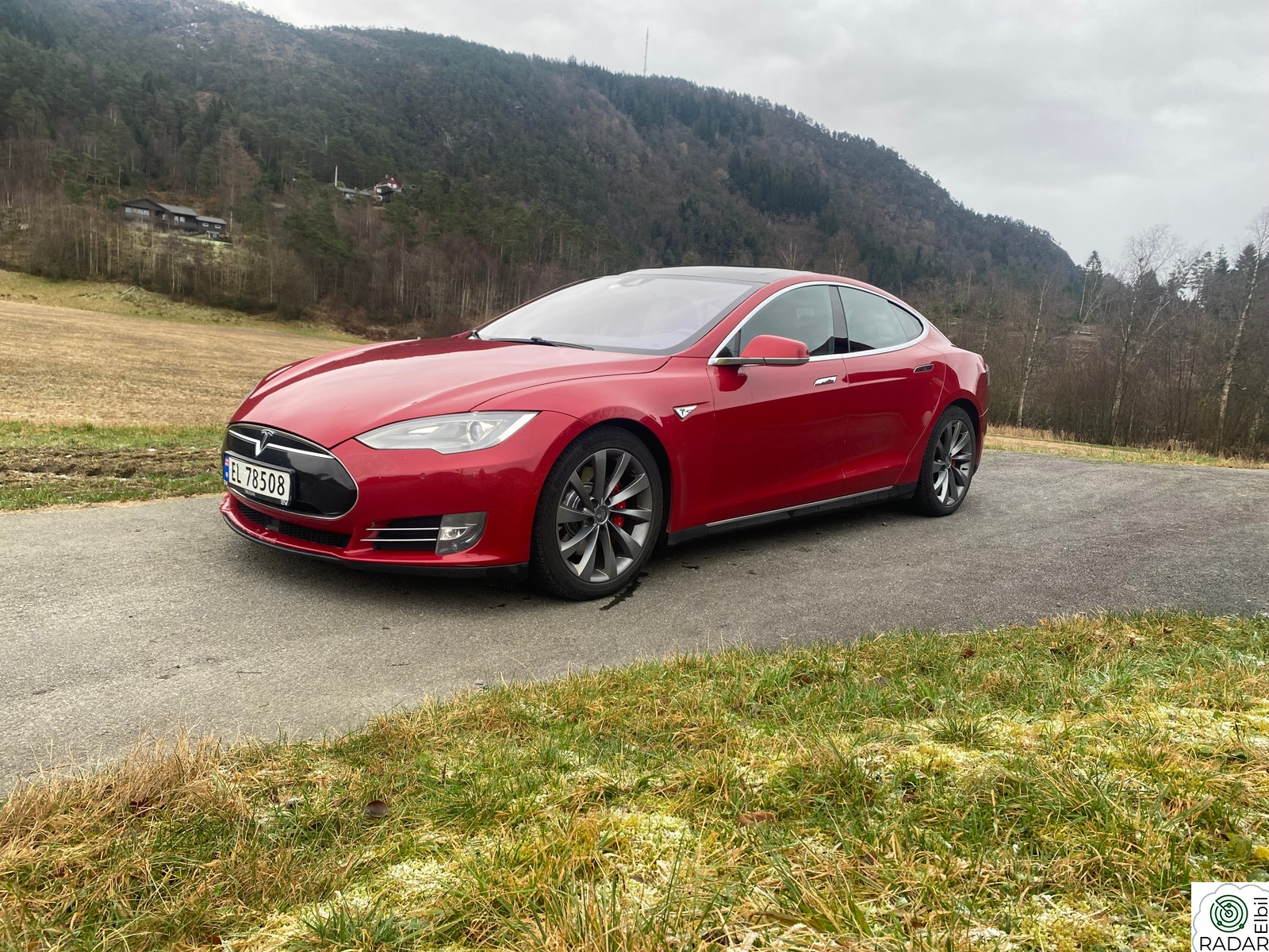 TESLA MOTORS Model S P85D Performance