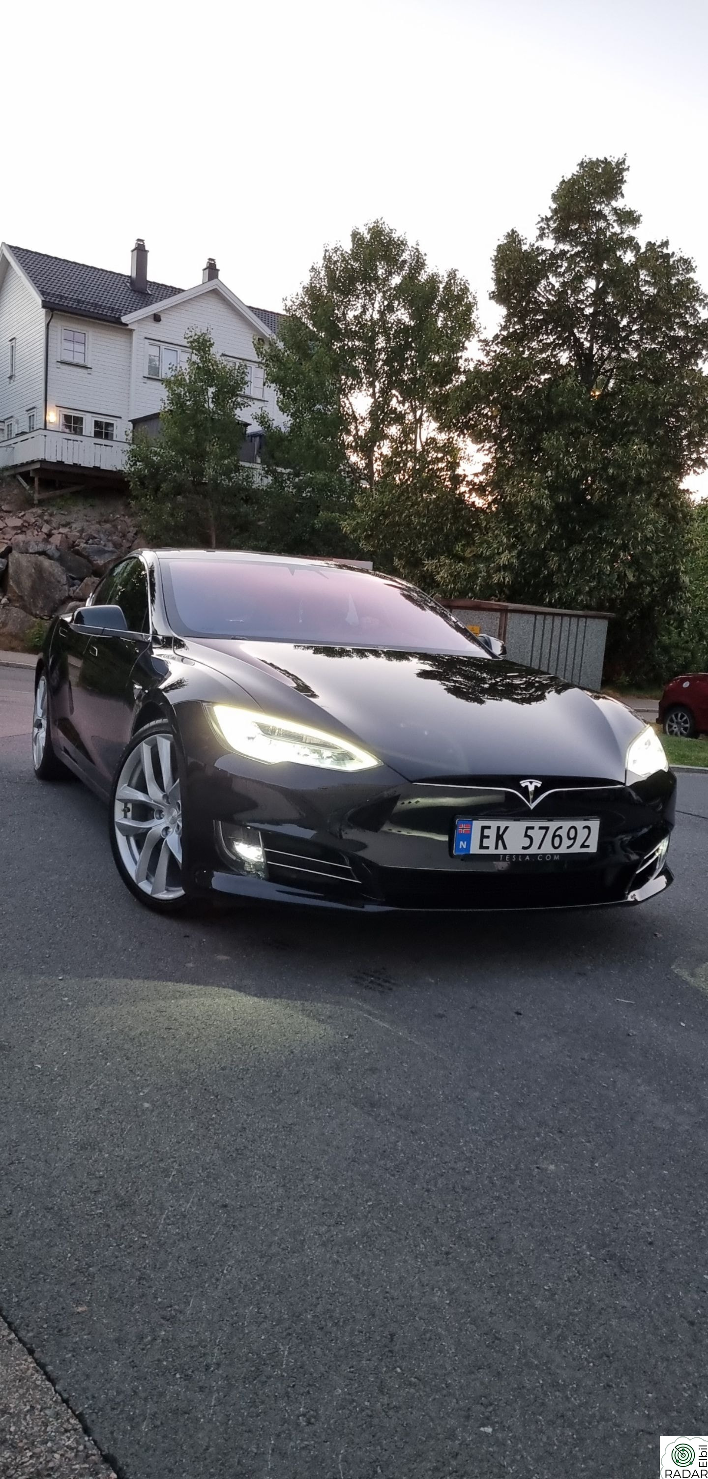 TESLA Model S 75D 4WD