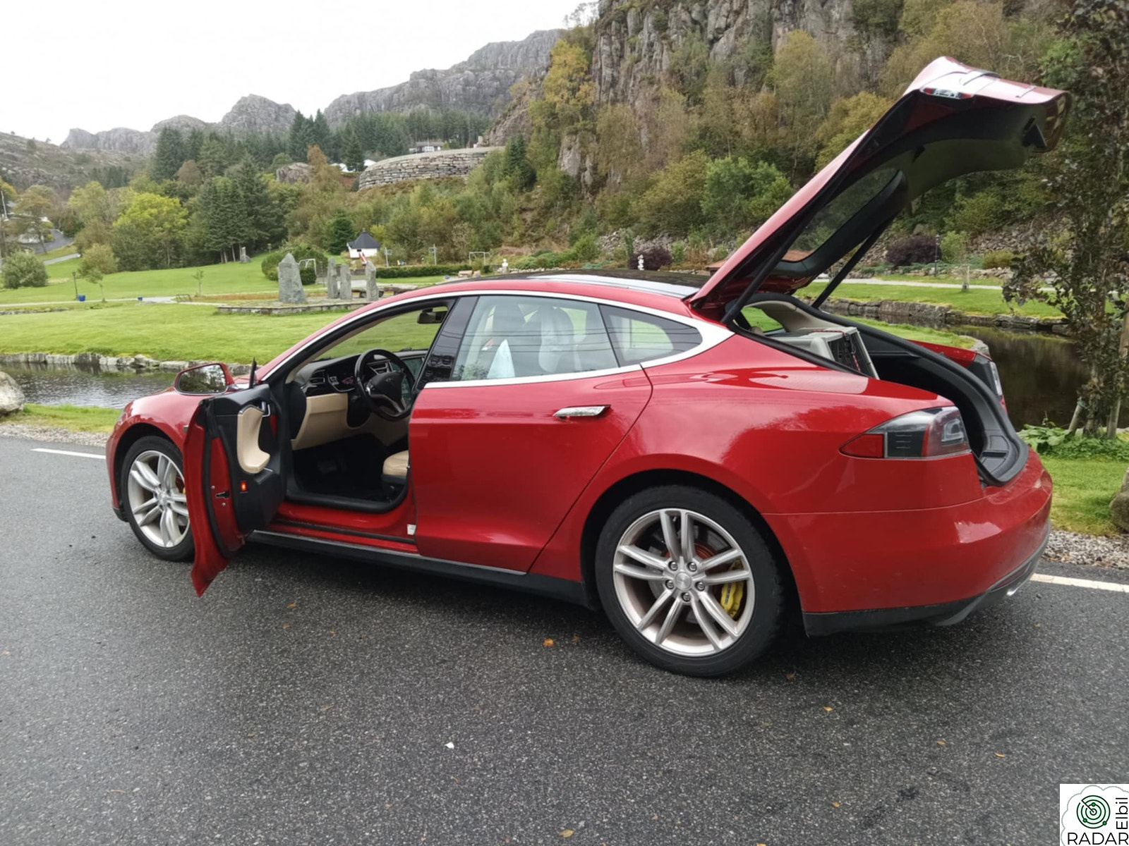 TESLA MOTORS MODEL S 85
