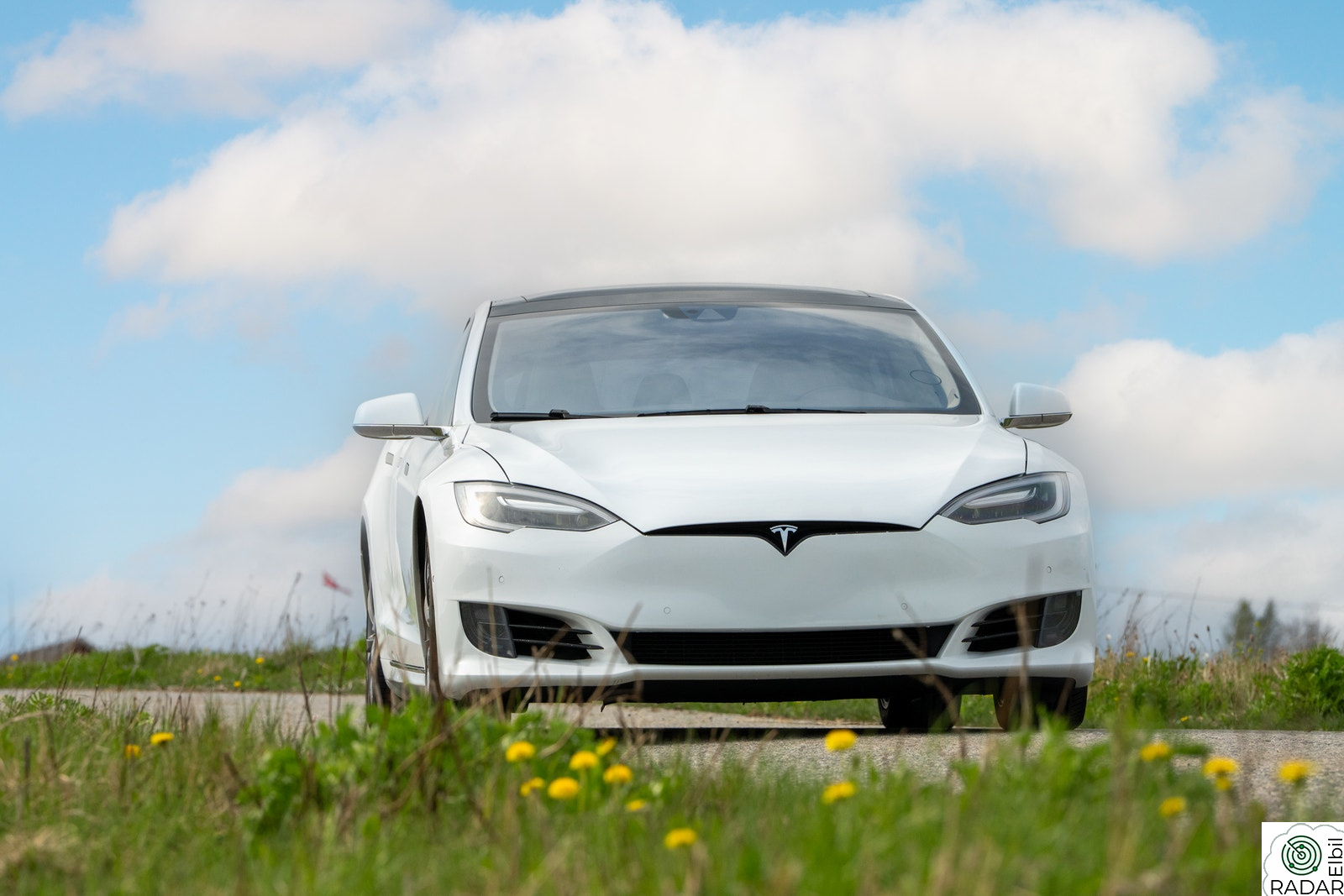 TESLA MOTORS Model S