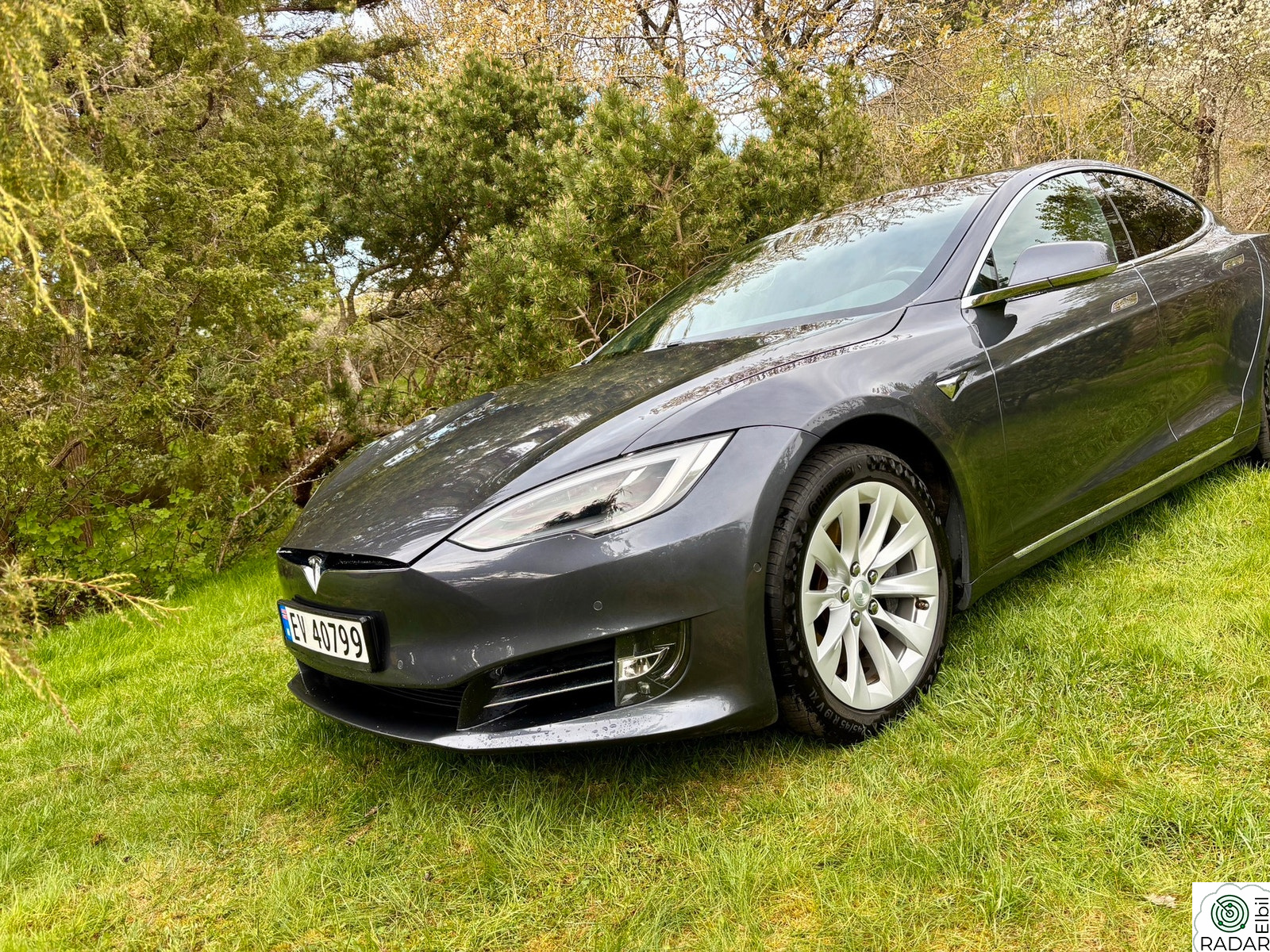 TESLA Model S 75D