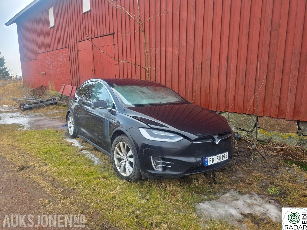 TESLA Model X Long Range rep objekt hengerfeste