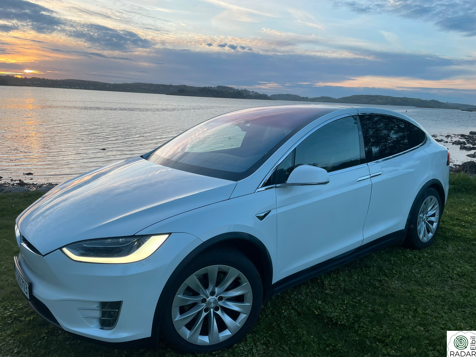 TESLA Model X 75D 4WD 5-s