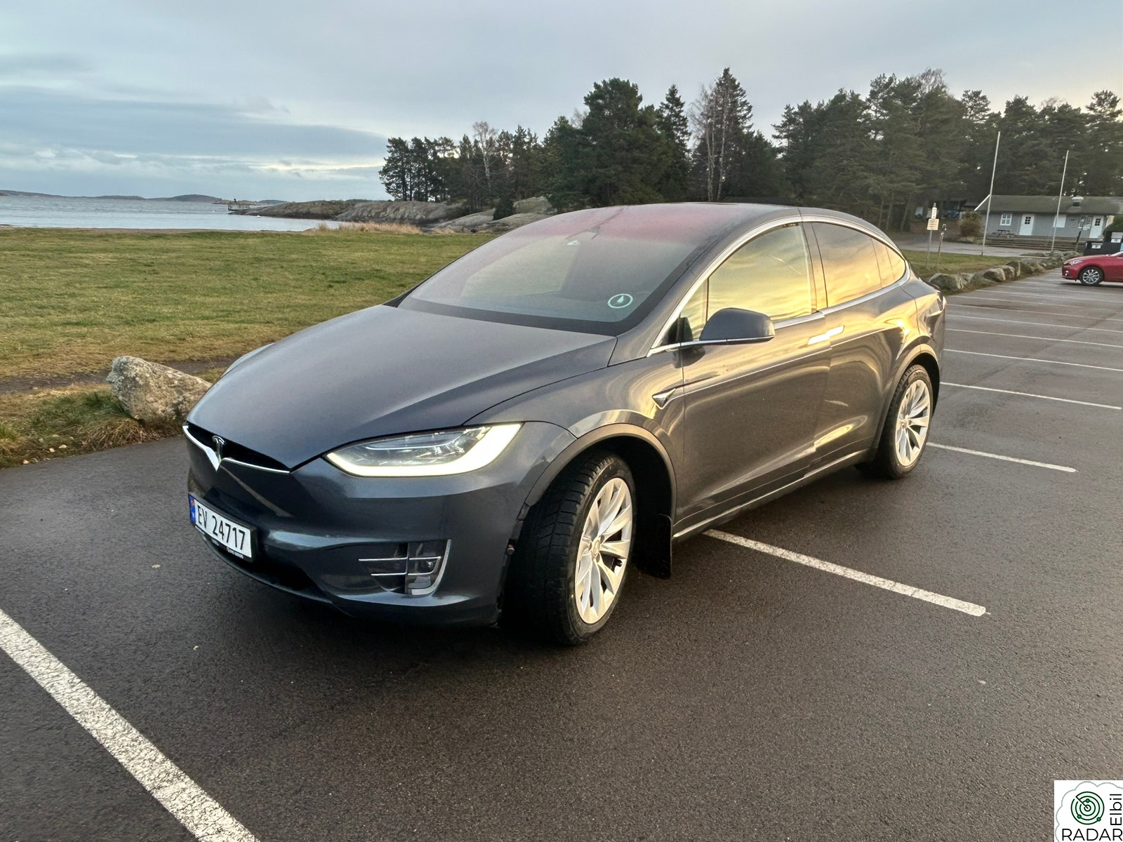 TESLA Model X 75D 4WD 7-s