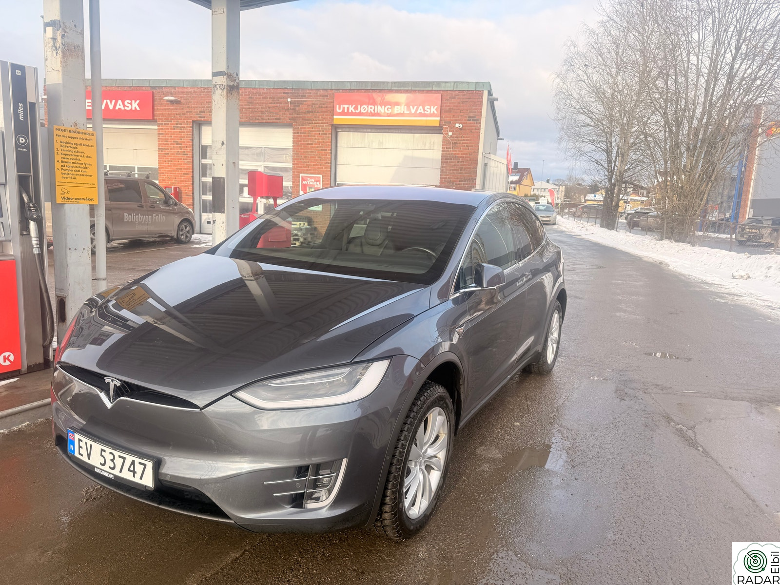 TESLA Model X 75D-7s/Autopilot/AWD/H.feste/EAP/Pano/360Kamera