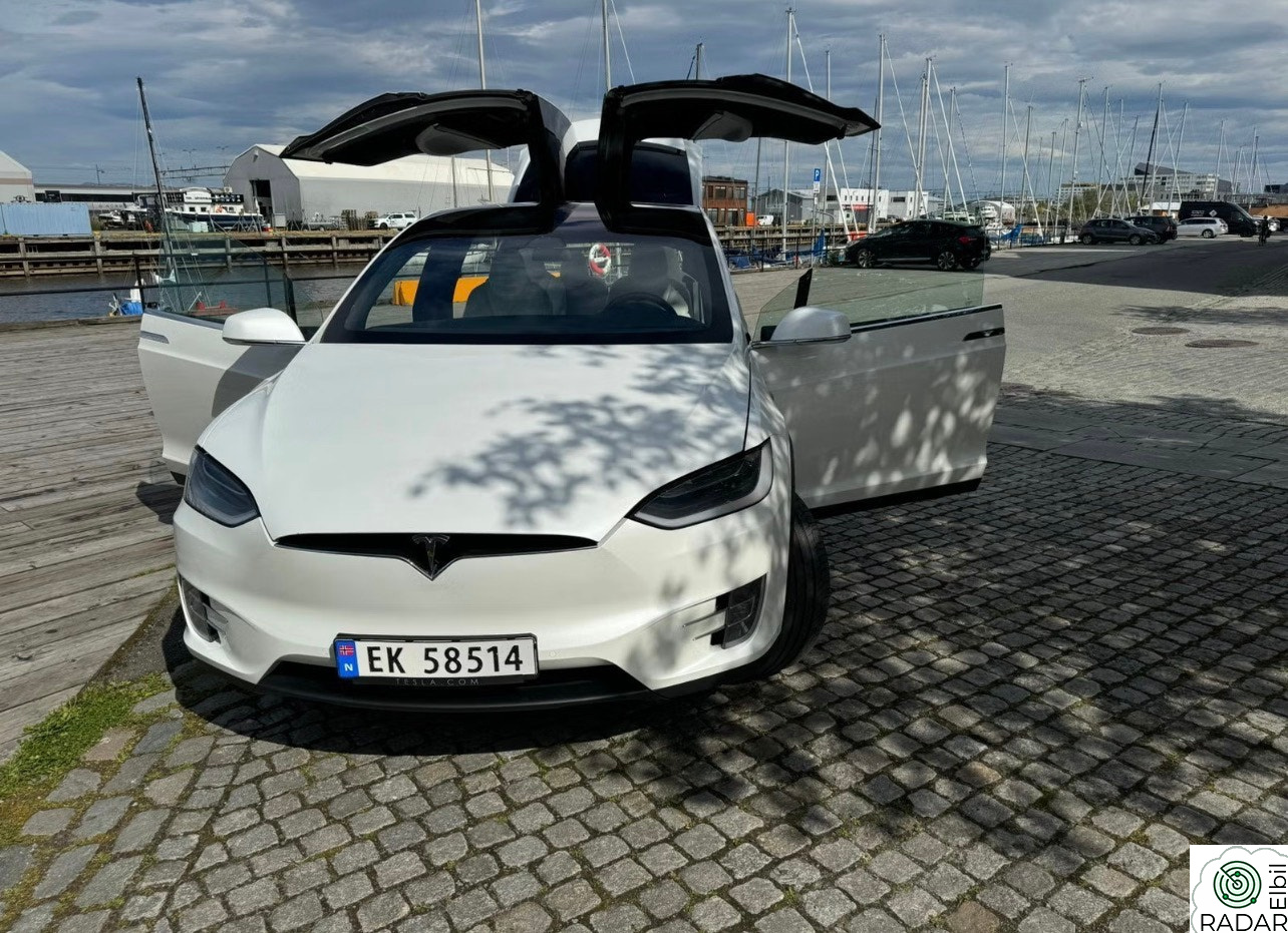 TESLA Model X 75D 4WD 6-s