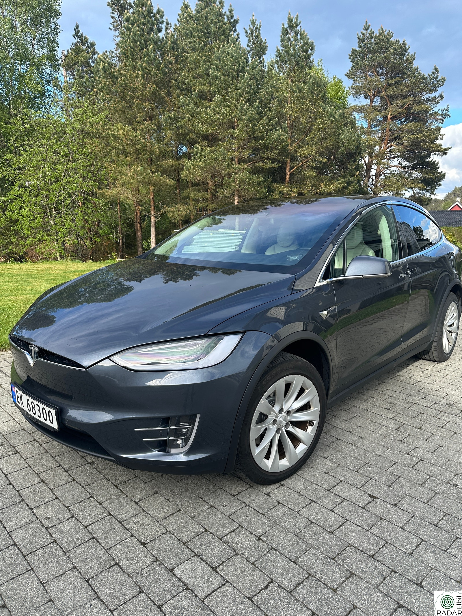 TESLA Model X 75D 4WD 7-s