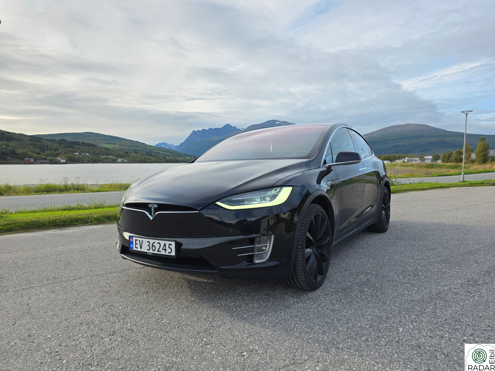 TESLA Model X 75D 4WD 5-s