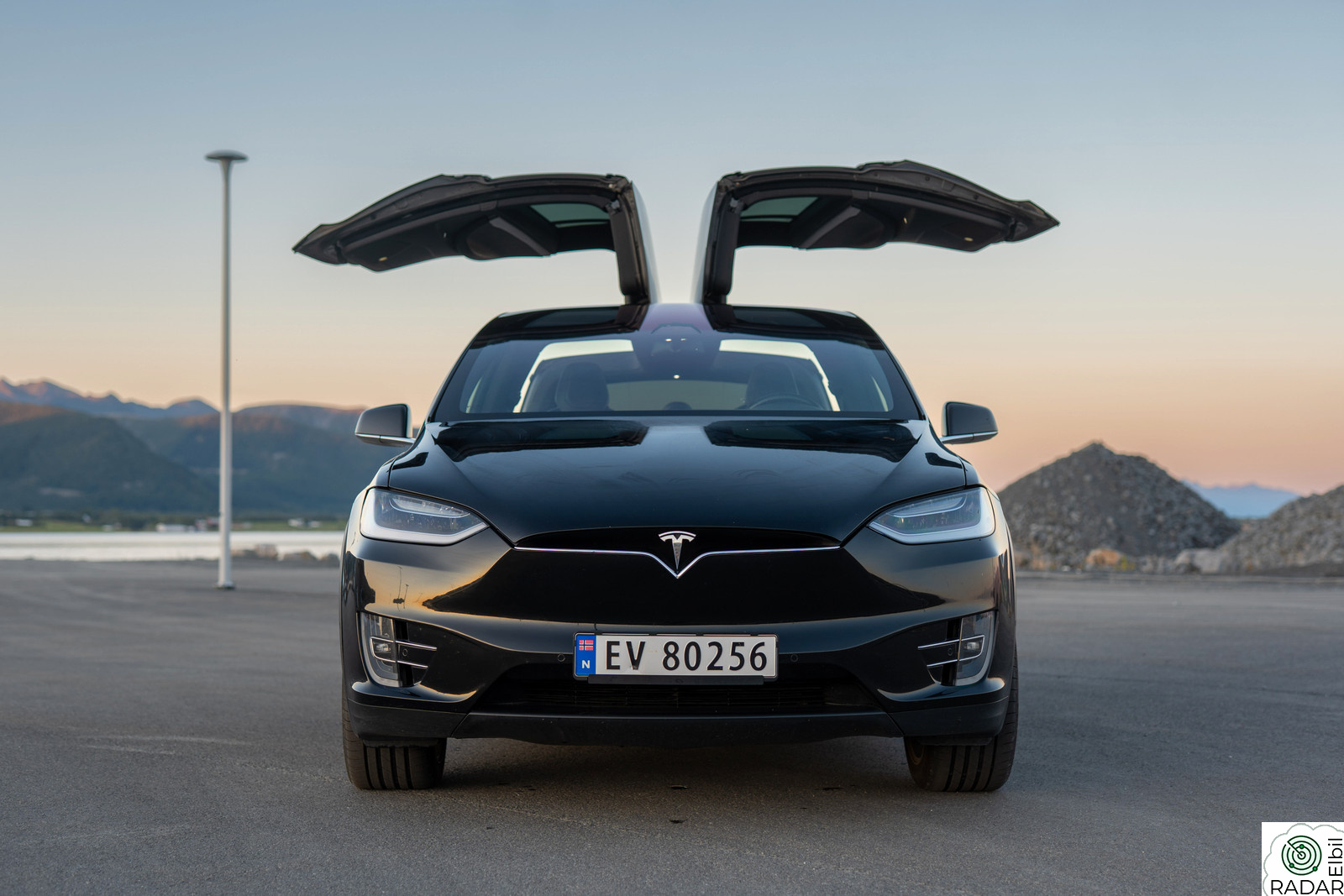 TESLA Model X 75D 4WD 7-s